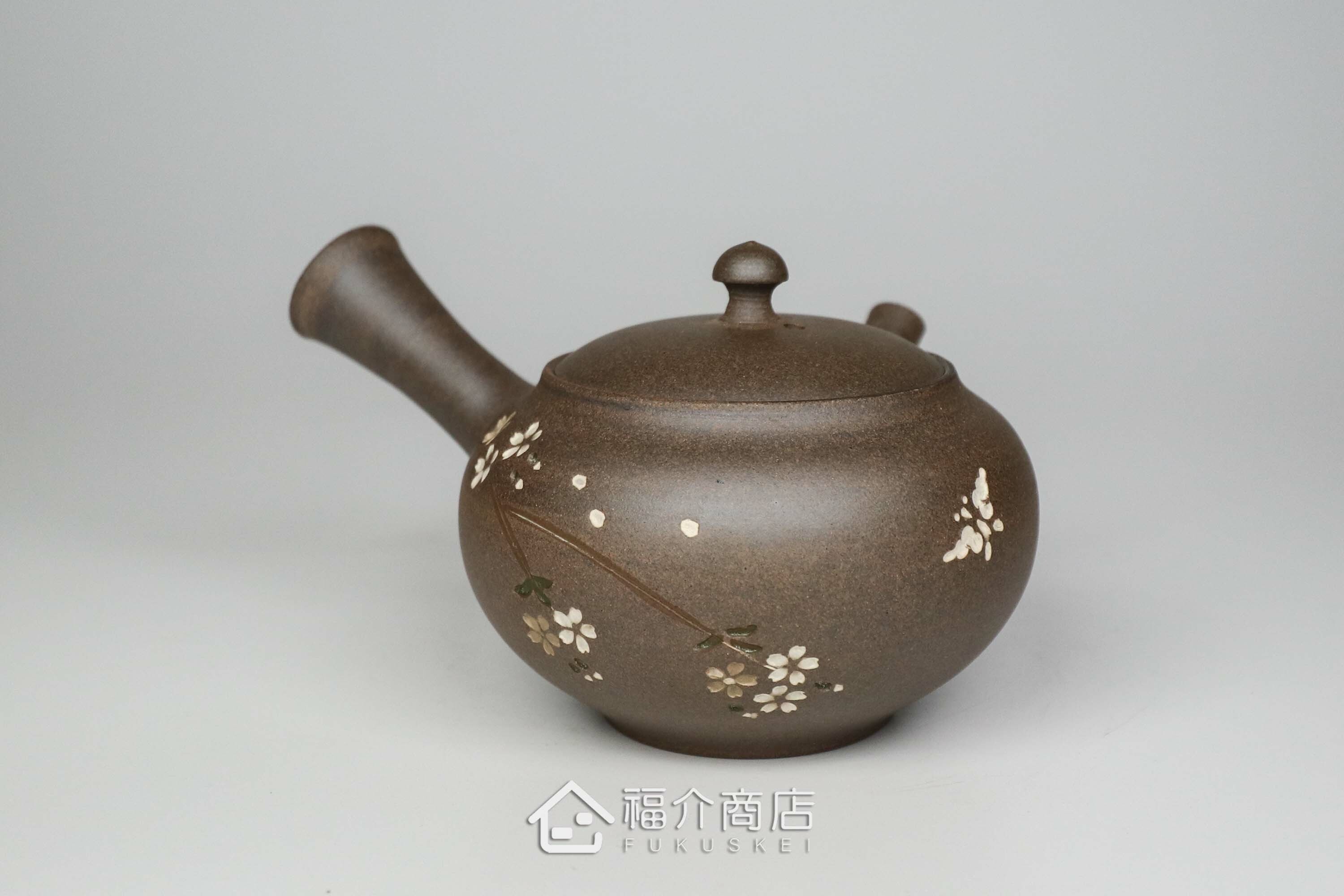 泡茶用的日本陶瓷茶壺