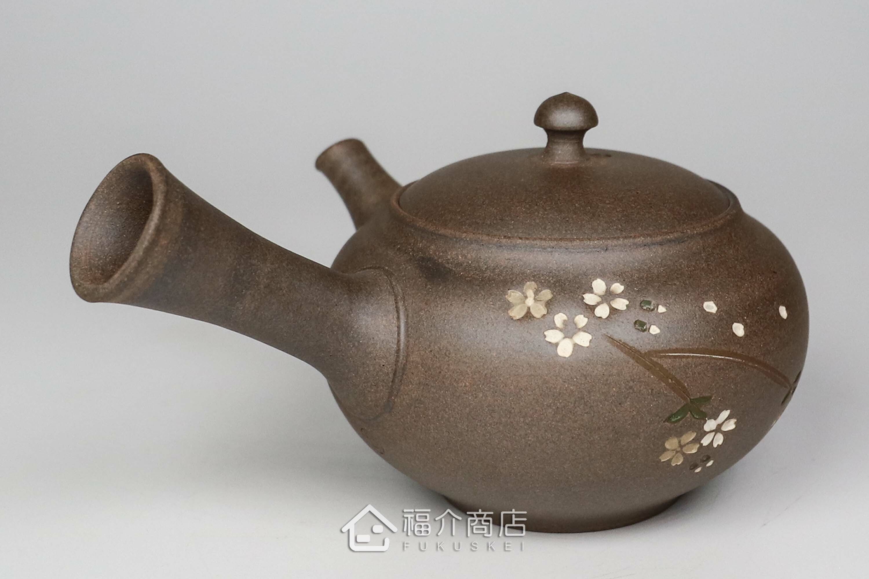 泡茶用的日本陶瓷茶壺