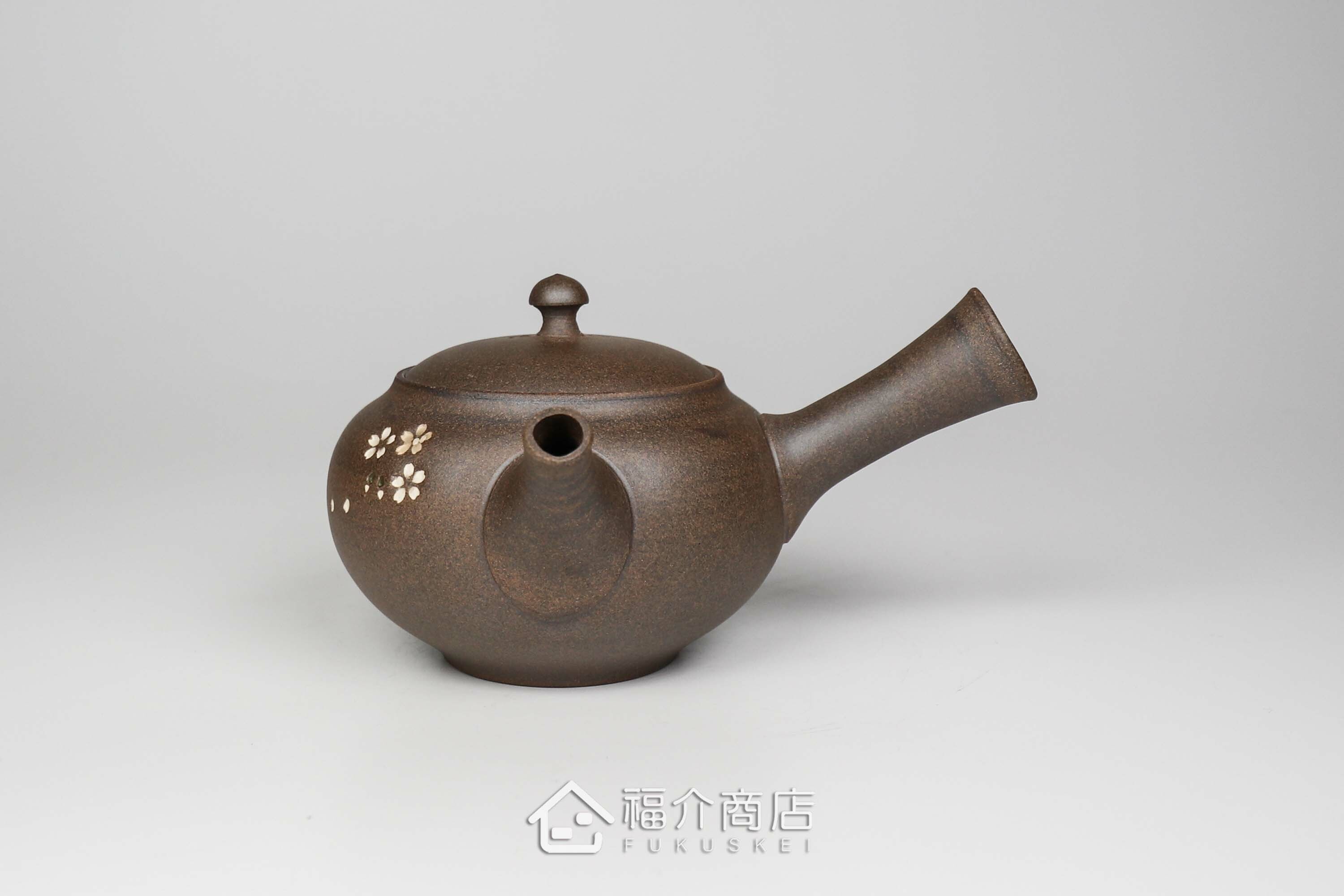 泡茶用的日本陶瓷茶壺