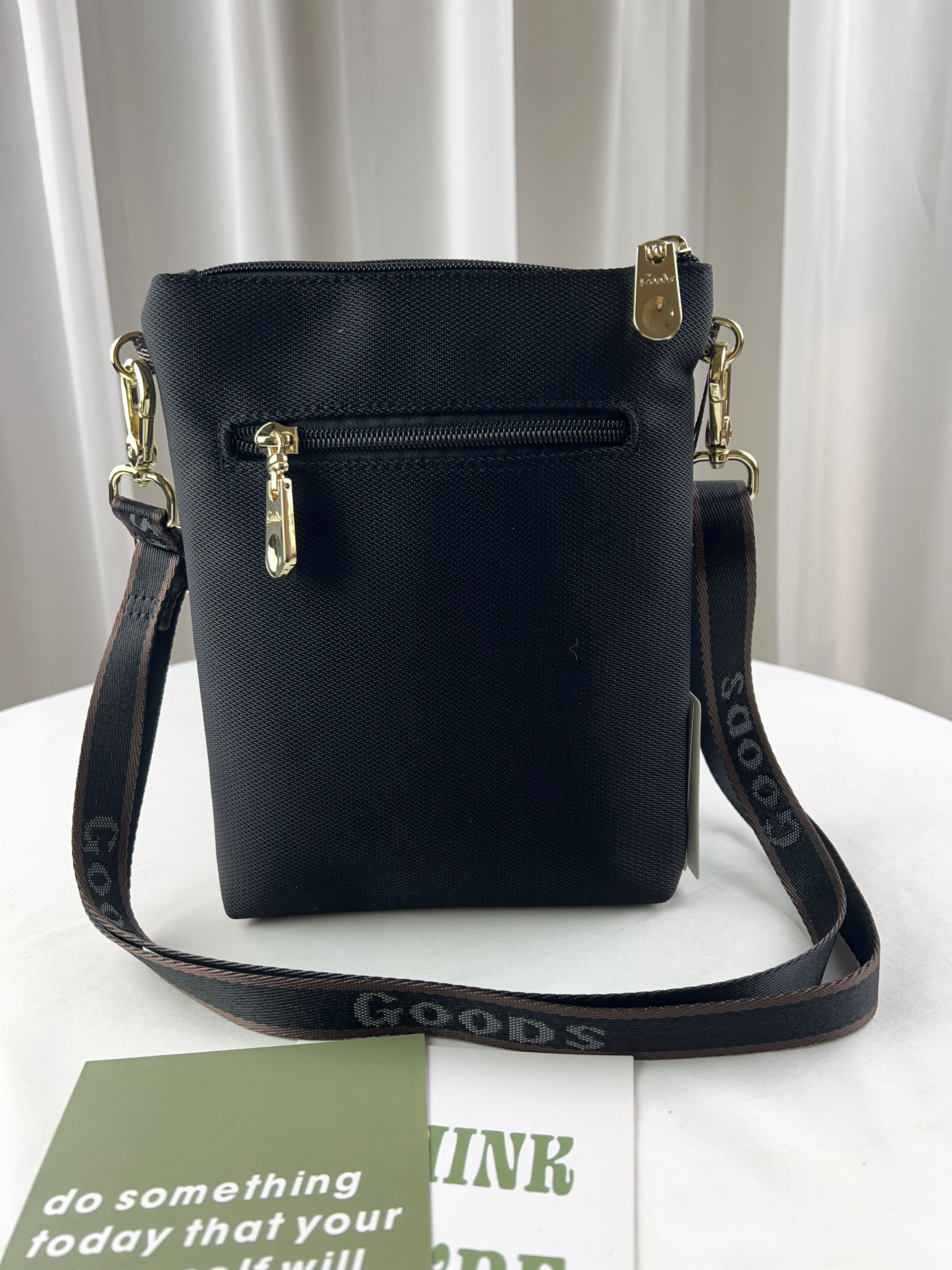 GOODS 金線大格黑 單層防潑水手機側背包 #2231