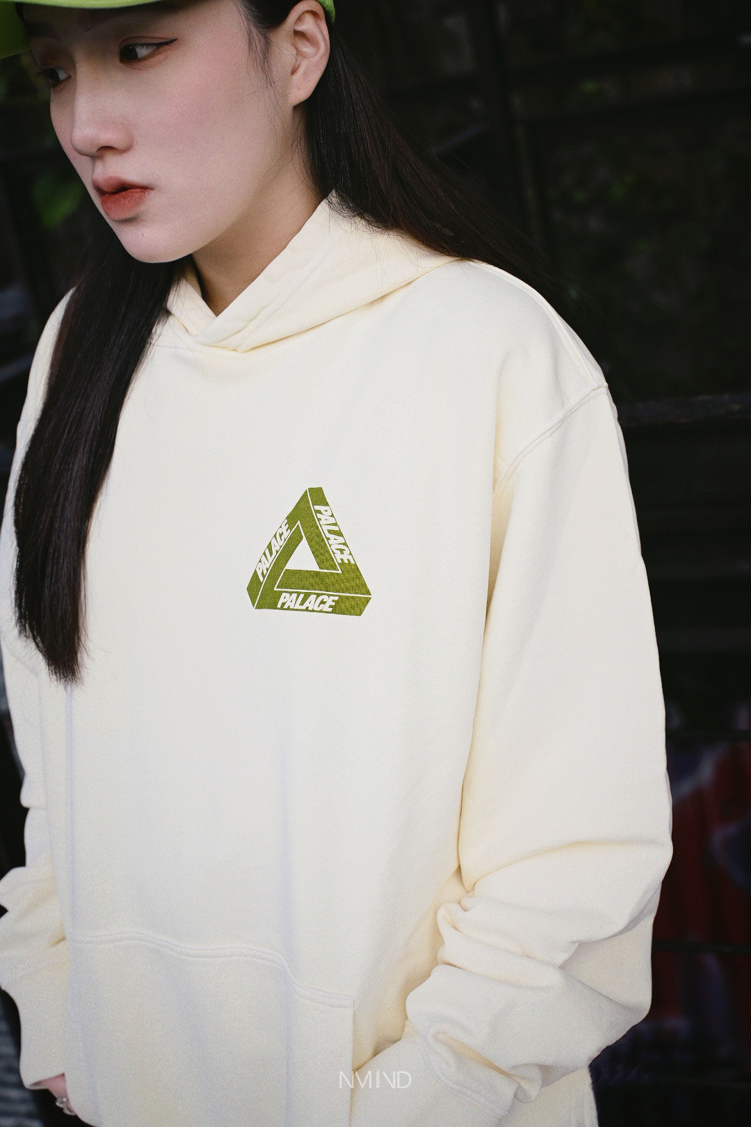 <快速出貨> PALACE 熱感應變色帽T 奶油墨綠三角