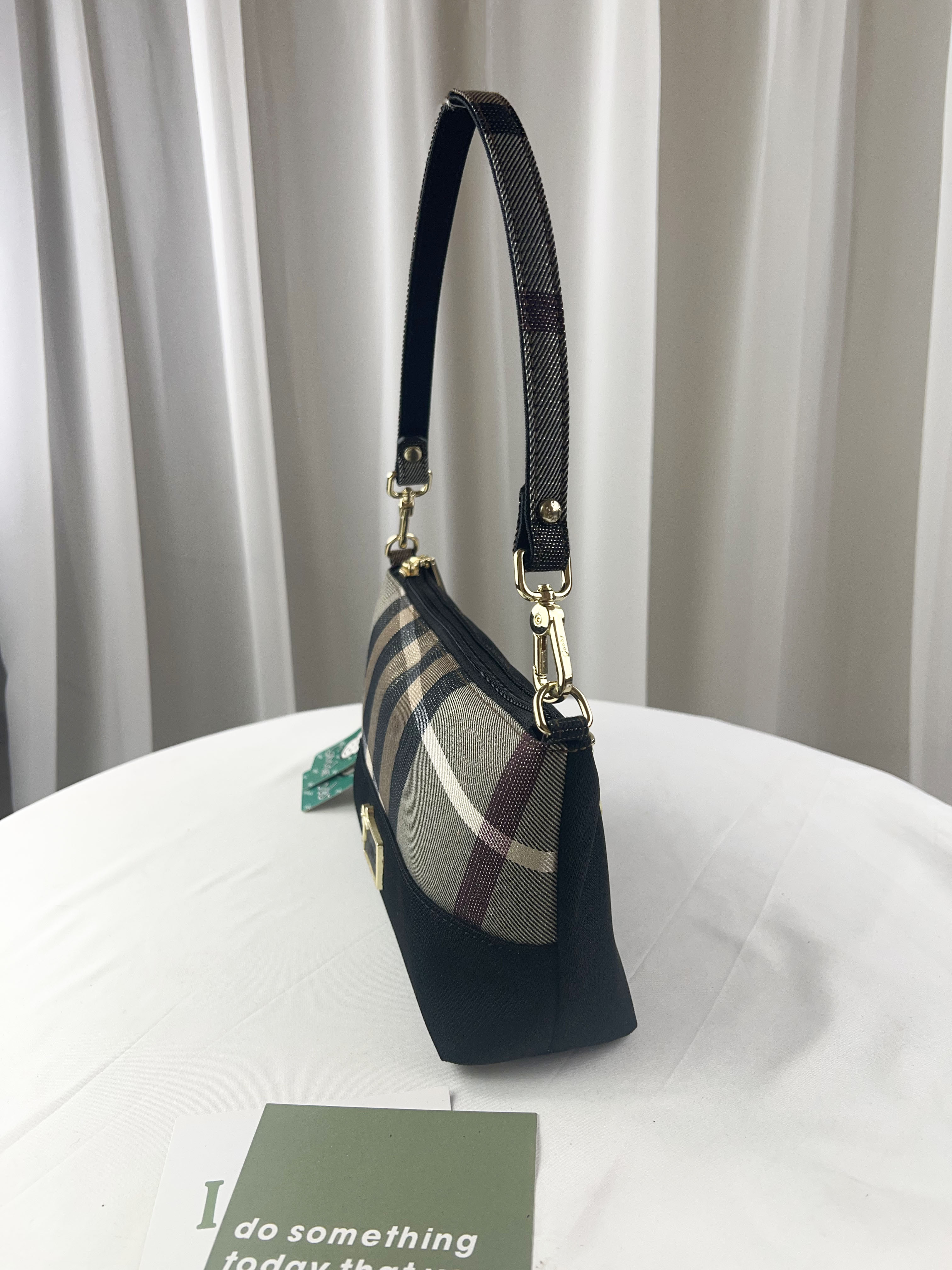 GOODS 金線大格黑防潑水肩背包 / 側背包   #1917