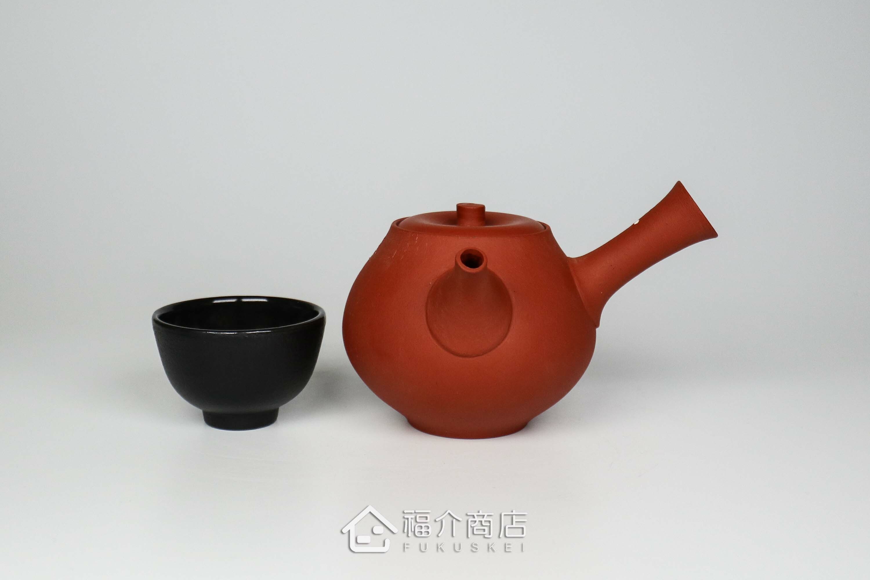 泡茶用的日本陶瓷茶壺