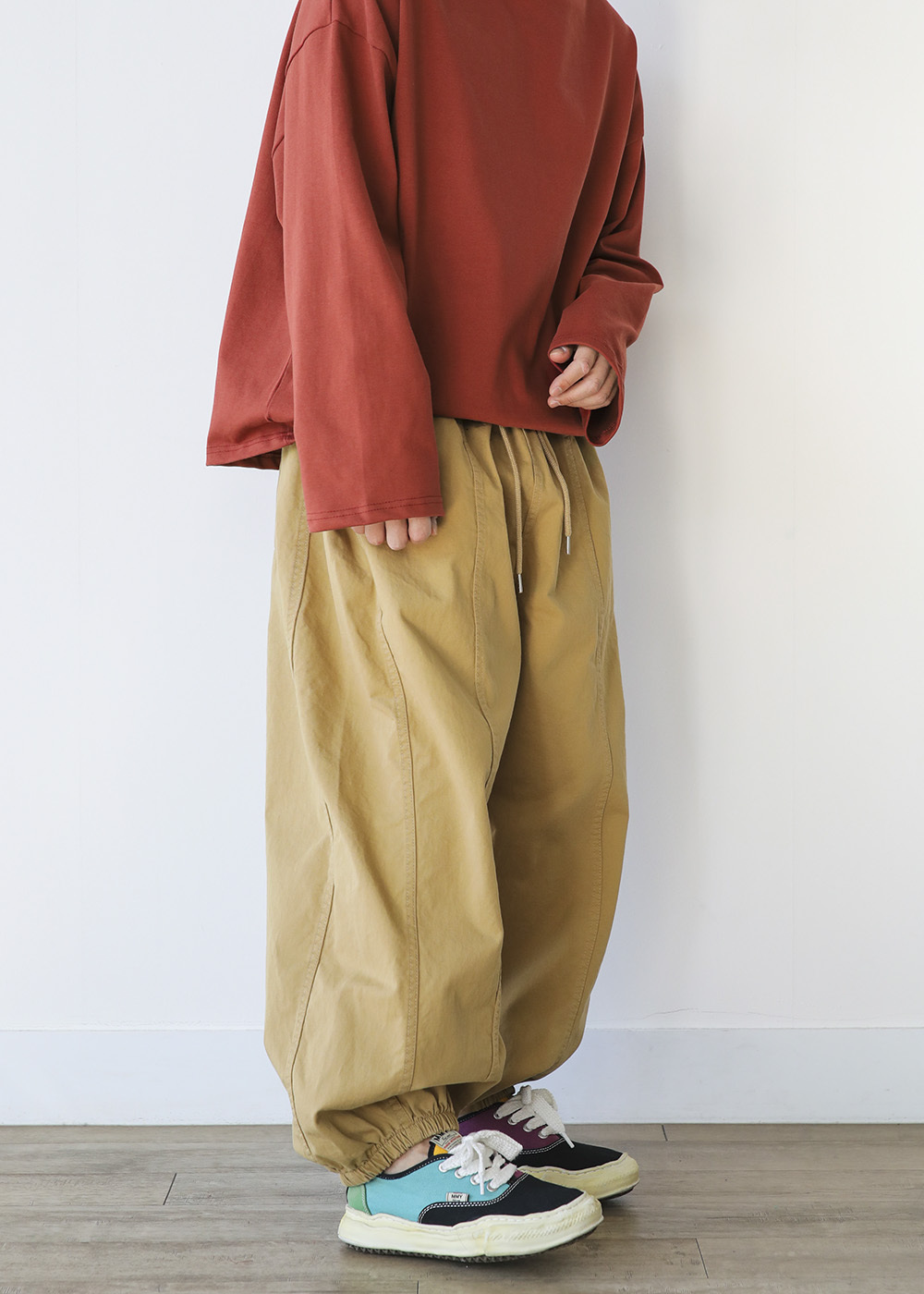 蓬鬆氣球剪裁工裝褲