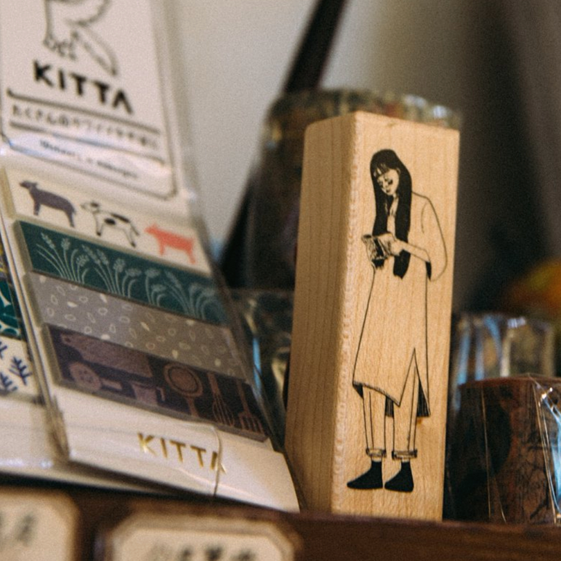 la dolce vita Wooden Stamp－Reading Girl (Taiwanese Stationery Brand)