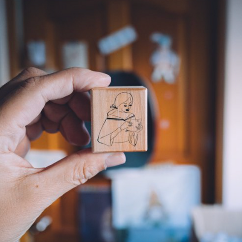 la dolce vita Wooden Stamp－Letter Reading Girl (Taiwanese Stationery Brand)