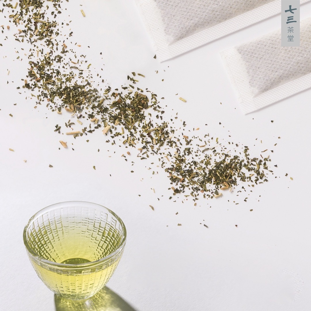 將原片茶葉研磨，再透過調和工藝，實現風味平衡、不苦澀的喝茶感受，並達到冷泡快速釋放茶味的優點。