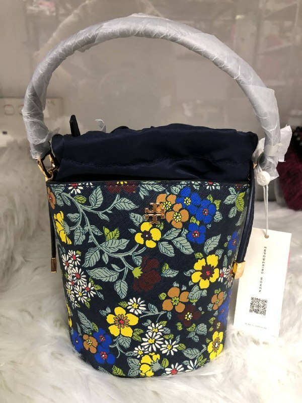 [S] TORY BURCH EMERSON PRINTED MINI BUCKET BAG,BLUE/GREEN/YELLOW WALLPAPER FLORAL, 86161-495 FINAL SALE (STB313)