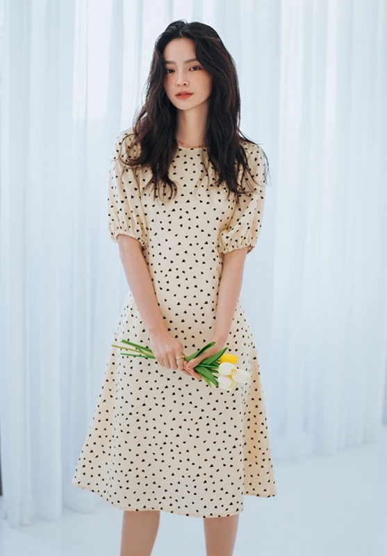 澎袖愛心印花洋裝 米色