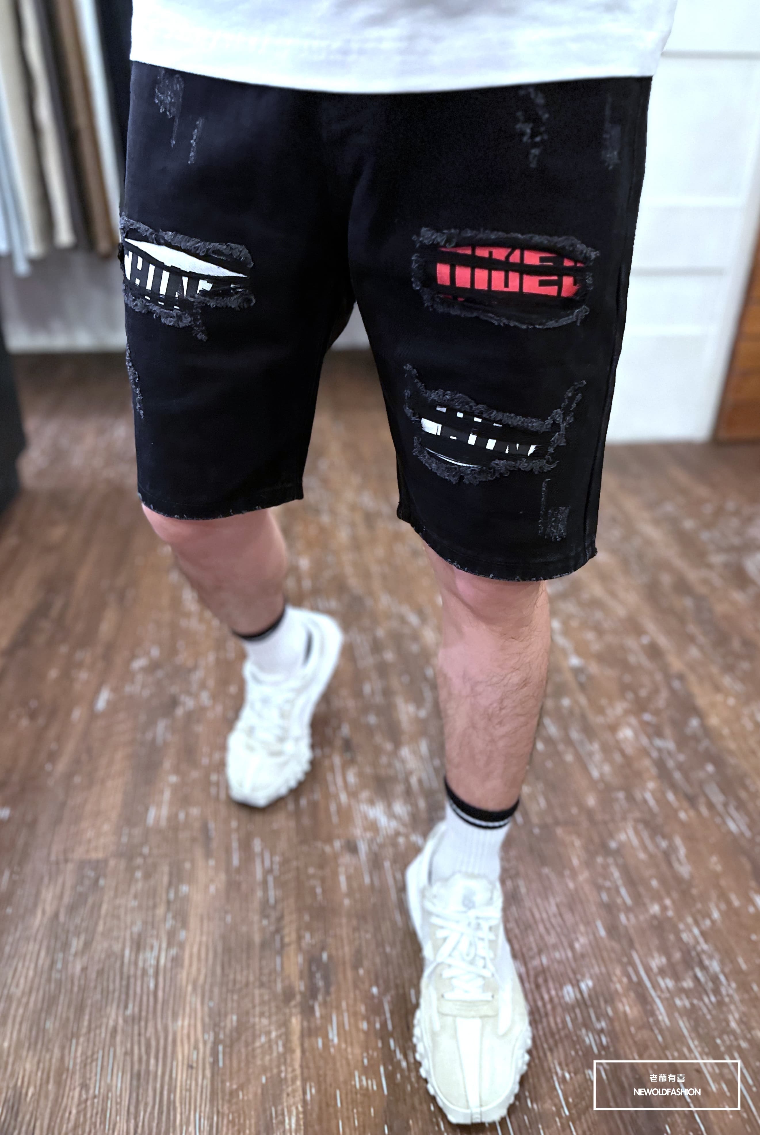 『新品上市』重磅紅白字母補丁牛仔短褲(NOF2303235)