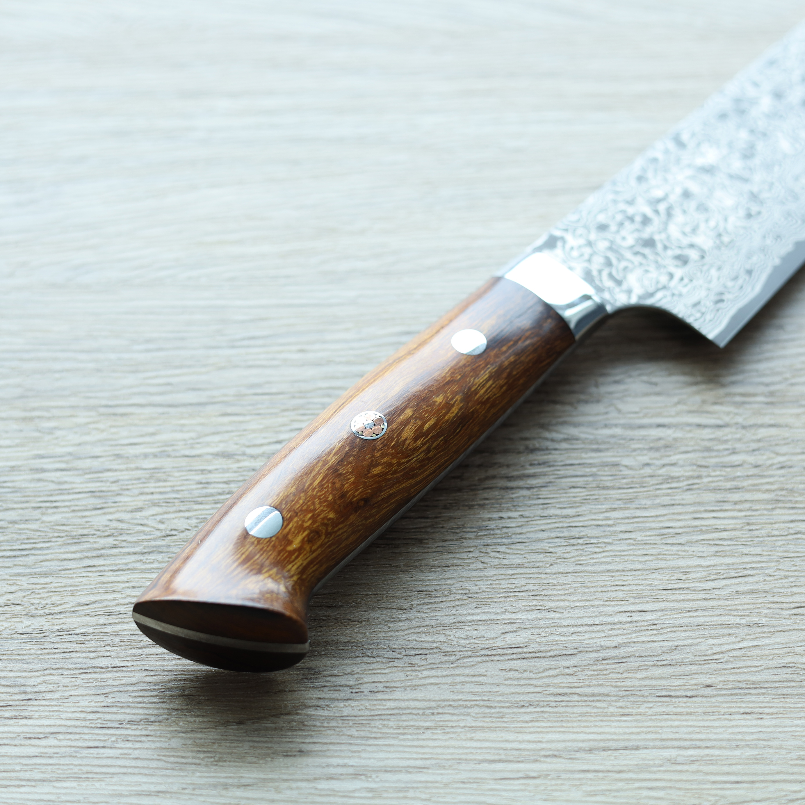 佐治武士牛刀210mm R2粉末HSS鋼大馬士革沙漠鐵木柄