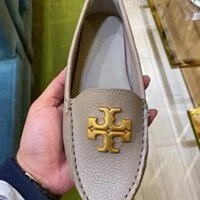 [S] TORY BURCH EVERLY DRIVER TUMBLED LEATHER CALF,FRENCH, 85159-037 (STB317)
