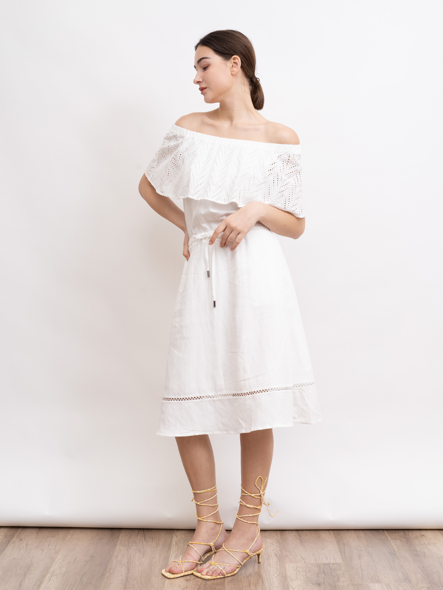 mi-tu 通花露肩連身裙