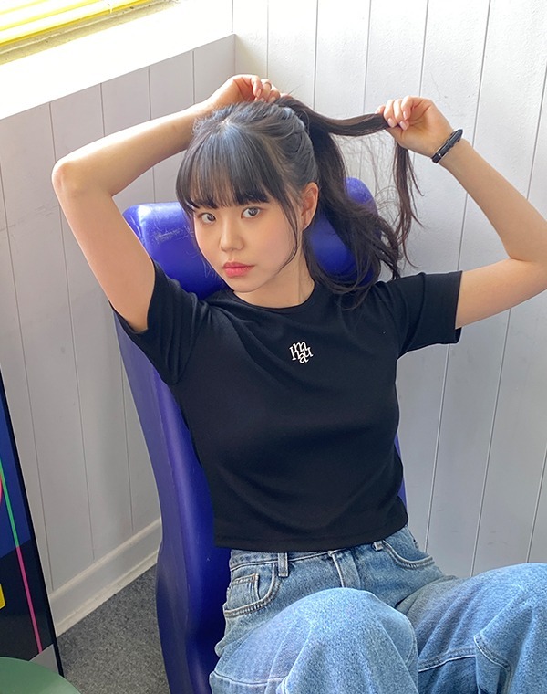 MUAHMUAH CROP TEE 2 COLORS