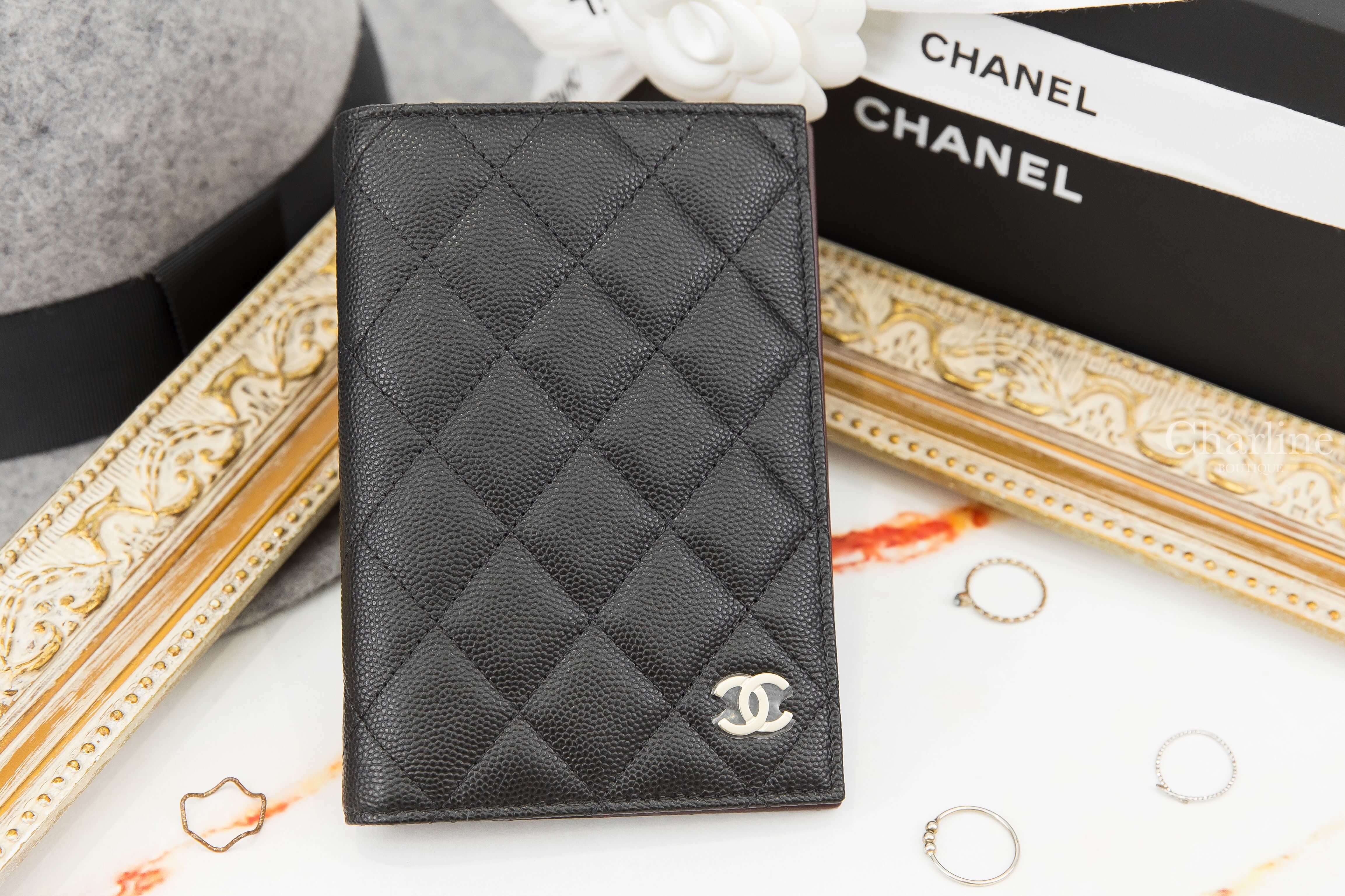 Chanel Passport Holder 黑色金CC荔枝菱格紋酒紅內裡護照夾