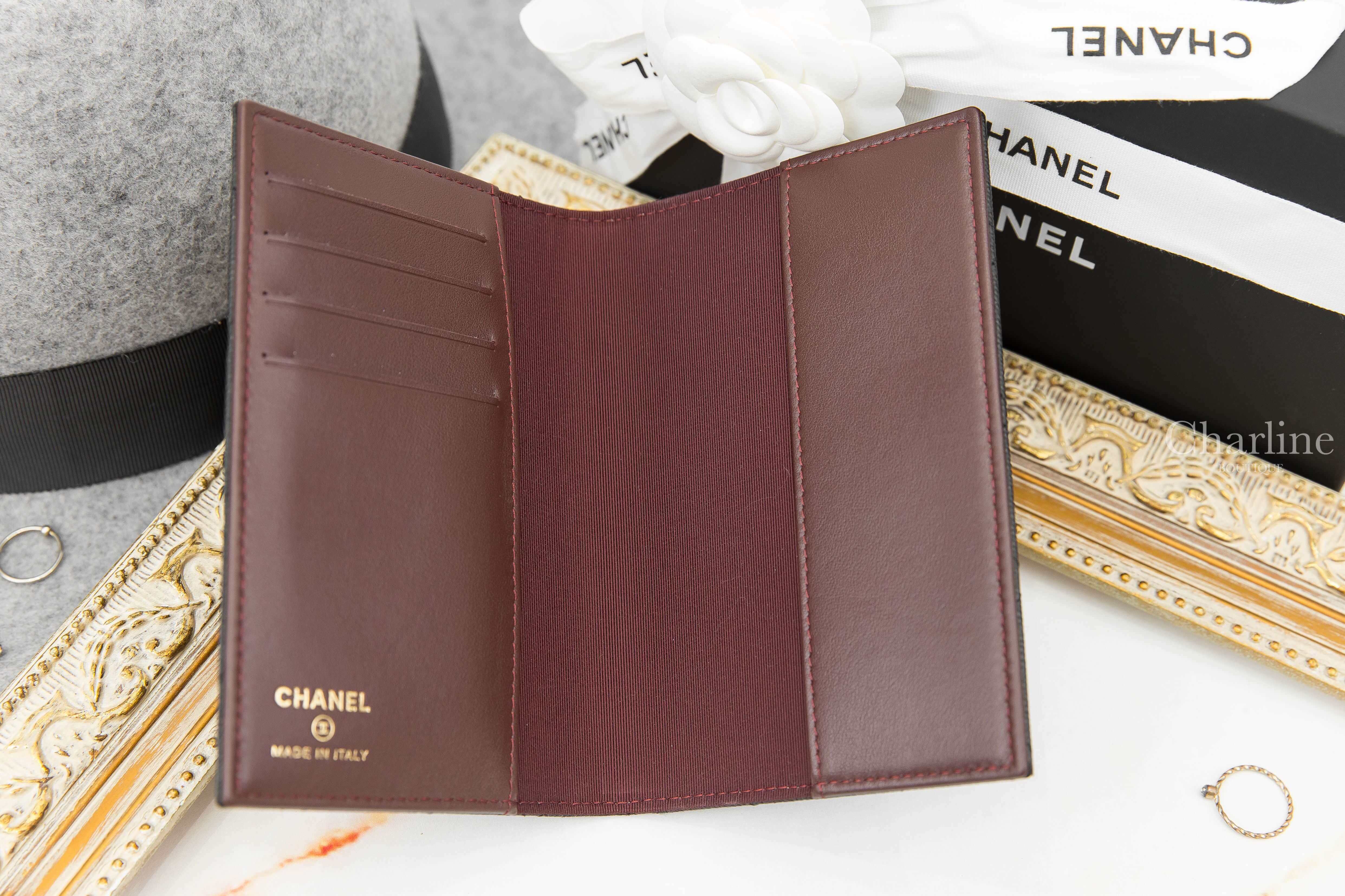 Chanel Passport Holder 黑色金CC荔枝菱格紋酒紅內裡護照夾-Charline Boutique 精品代購