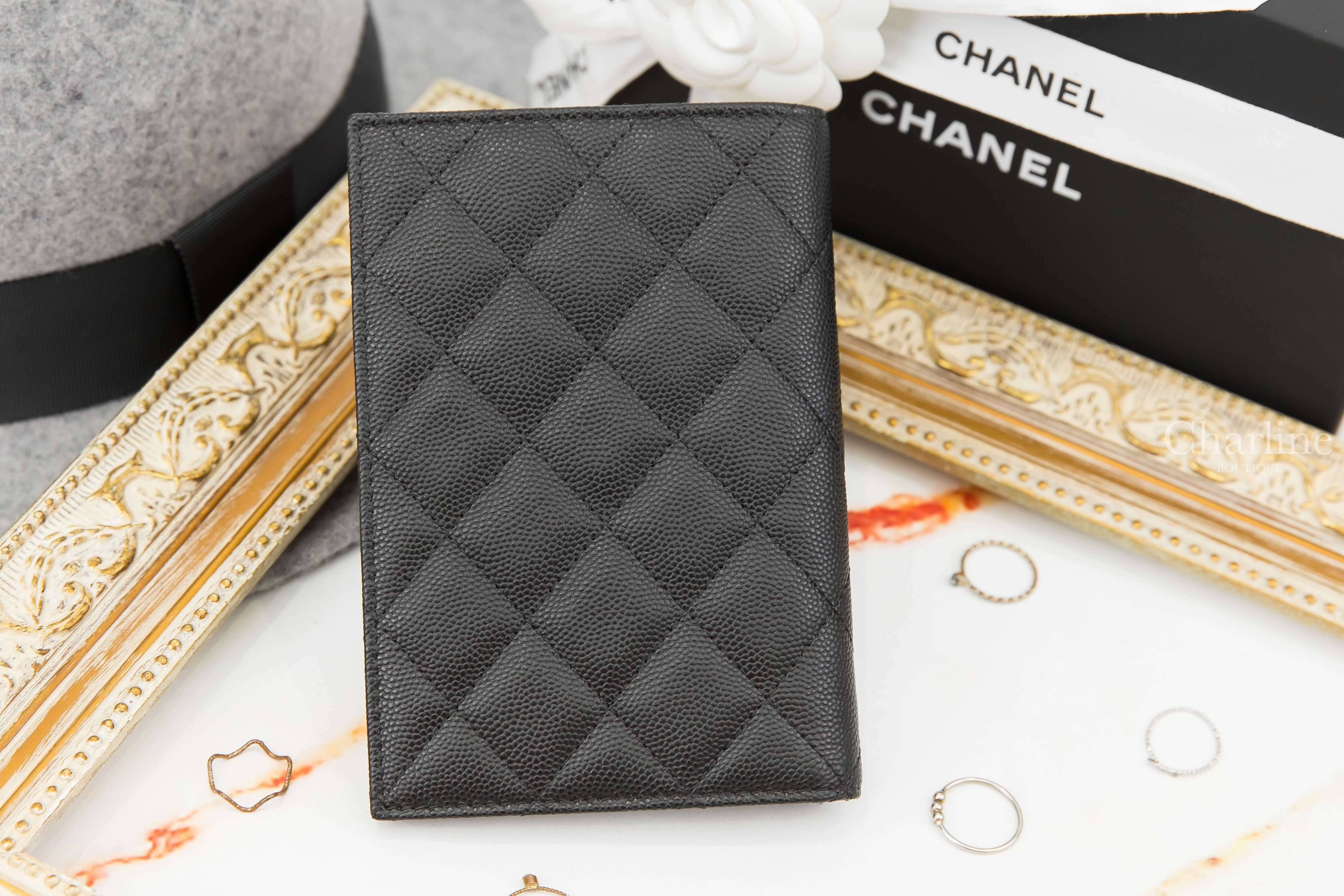 Chanel Passport Holder 黑色金CC荔枝菱格紋酒紅內裡護照夾-Charline Boutique 精品代購