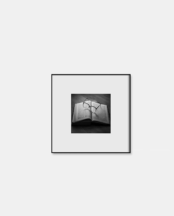 B&W Photography - Read 掛畫