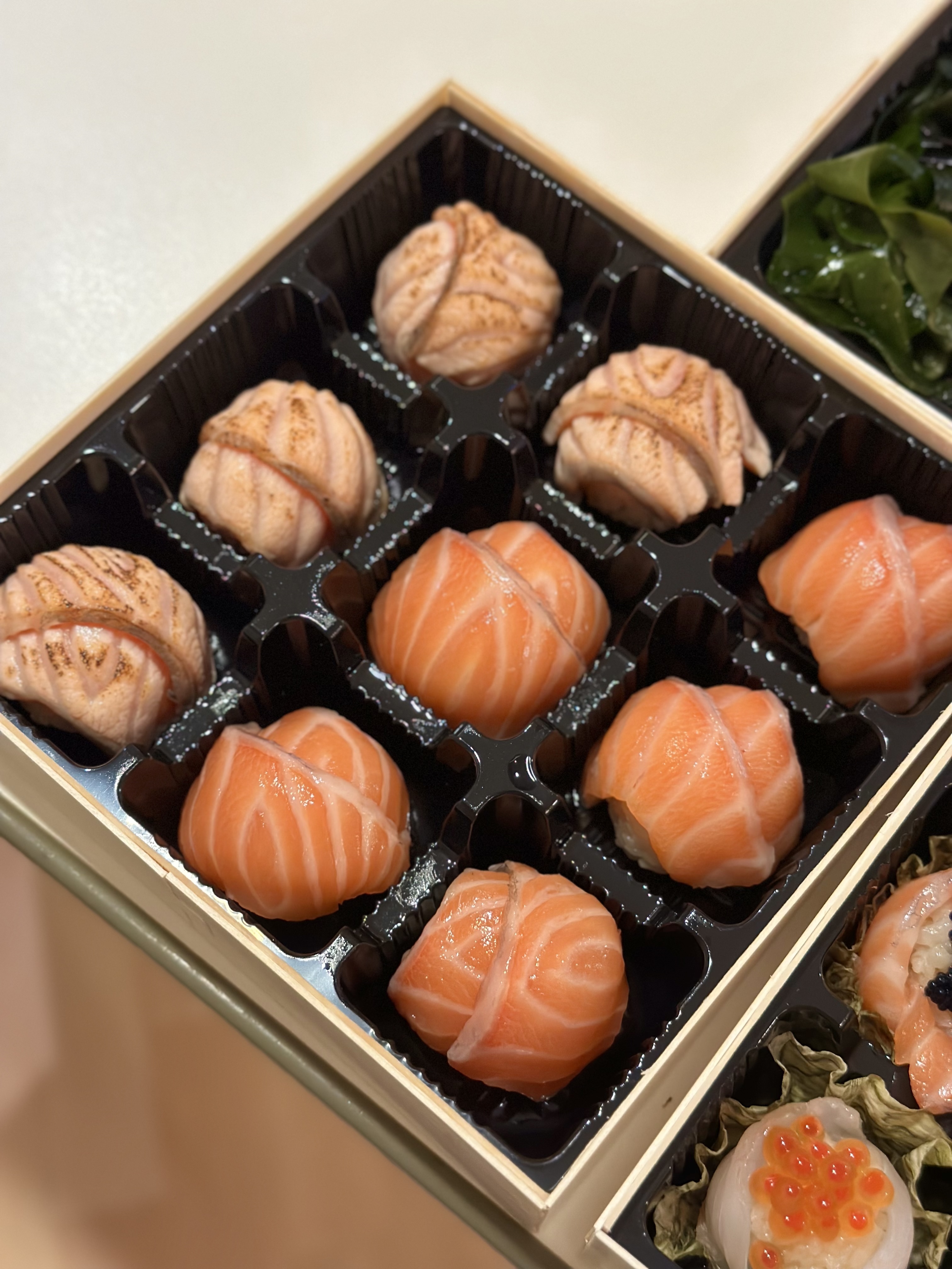 三文魚波波壽司拼盤-九件