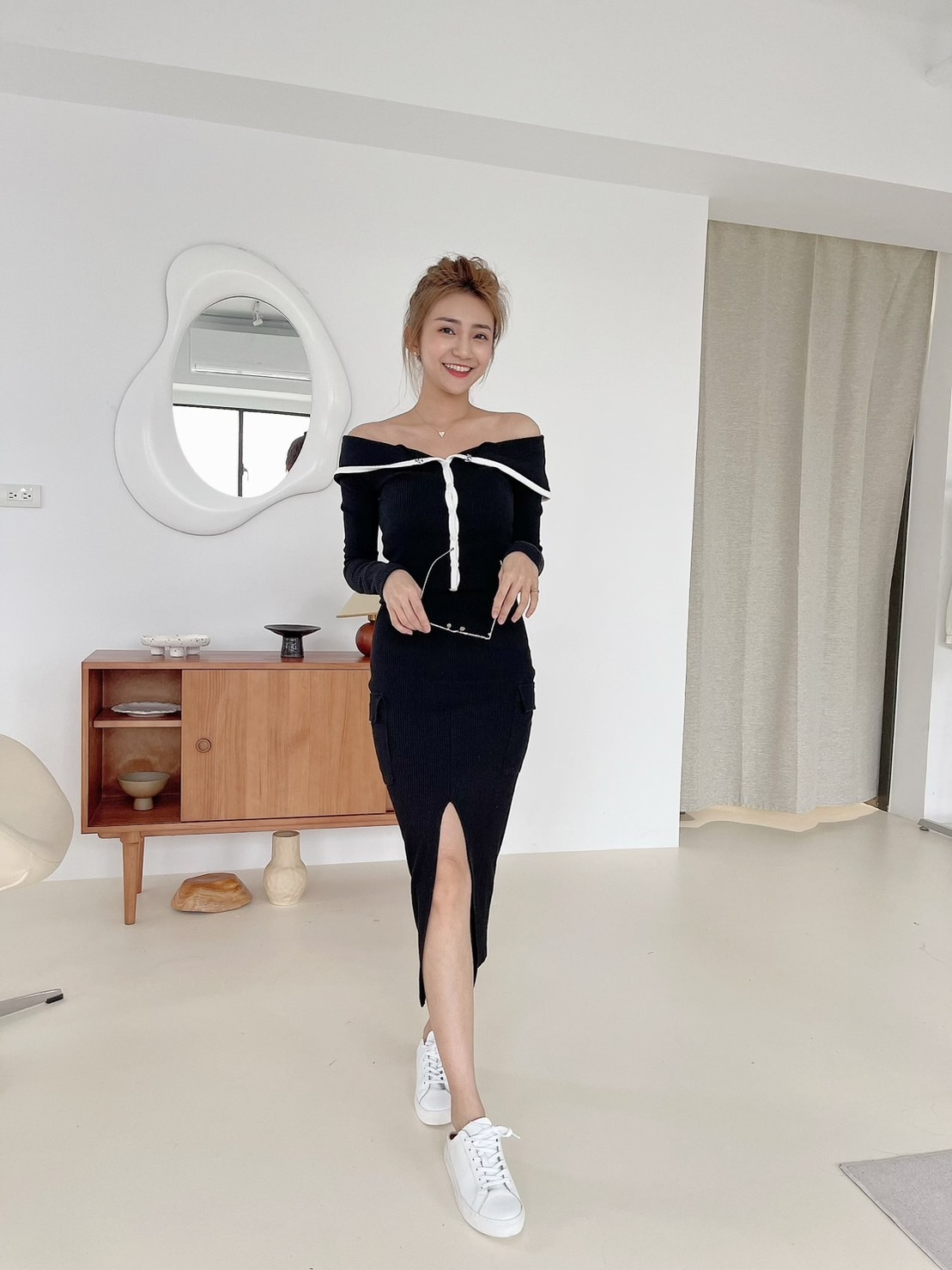 🔥03.22直播新品］💥氣質小姊姊］🇰🇷正韓超美撞色一字領上衣+前開叉半裙兩件式套裝 （黑色/兩色，可分開購買）