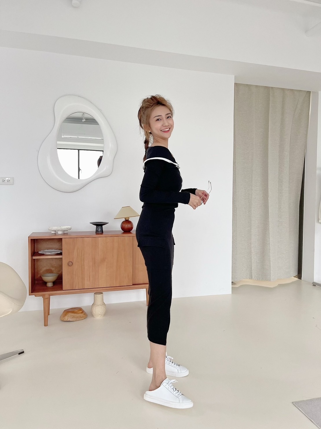 🔥03.22直播新品］💥氣質小姊姊］🇰🇷正韓超美撞色一字領上衣+前開叉半裙兩件式套裝 （黑色/兩色，可分開購買）