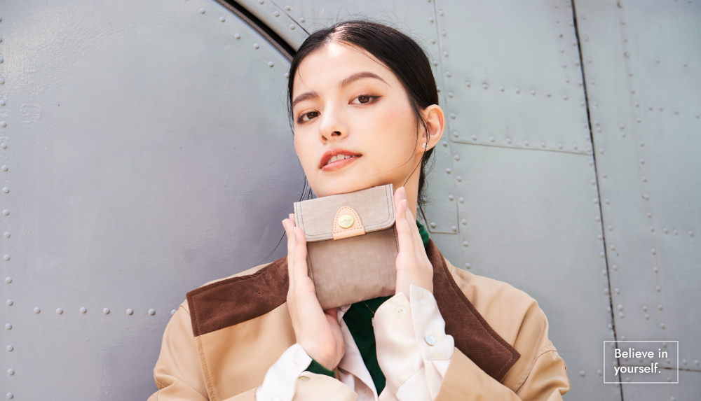 棕色斜背包 零錢包 防盜包 RFID 卡片包 卡套 多功能零錢包 零錢包 卡片零錢包 票卡夾 卡套推薦 卡片夾哪裡買 零錢包推薦 工作卡片夾 包包品牌 包包 背包 旅行包 男包 女包 中性包 Soldier 趣遊隨行斜背短夾 satana SOS2950-419 防潑水 真皮 產品介紹 3