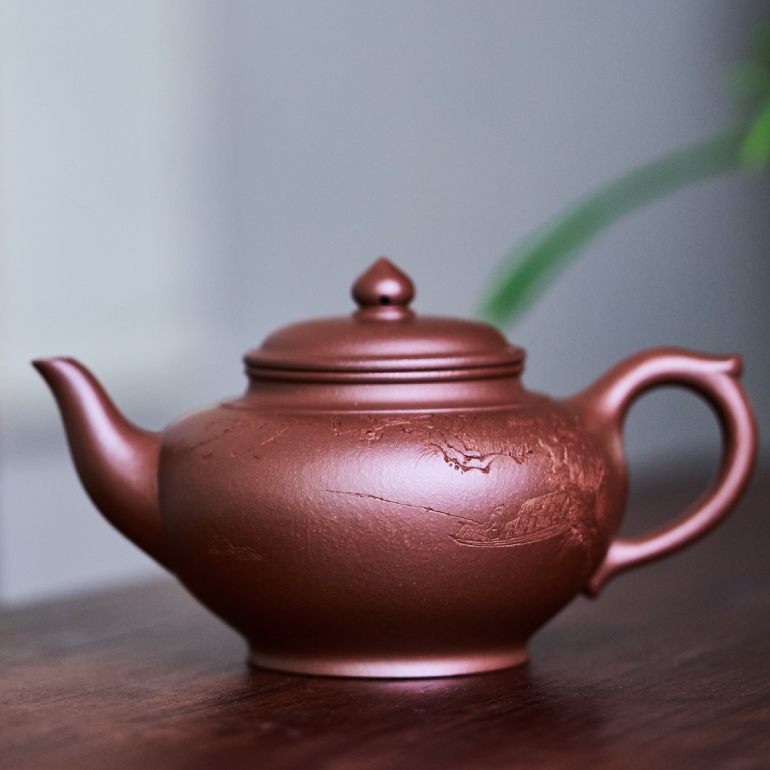 【笑櫻】--此款作品，形體輪廓，結構比例，尺度的細部處理安排得當，恰如其分