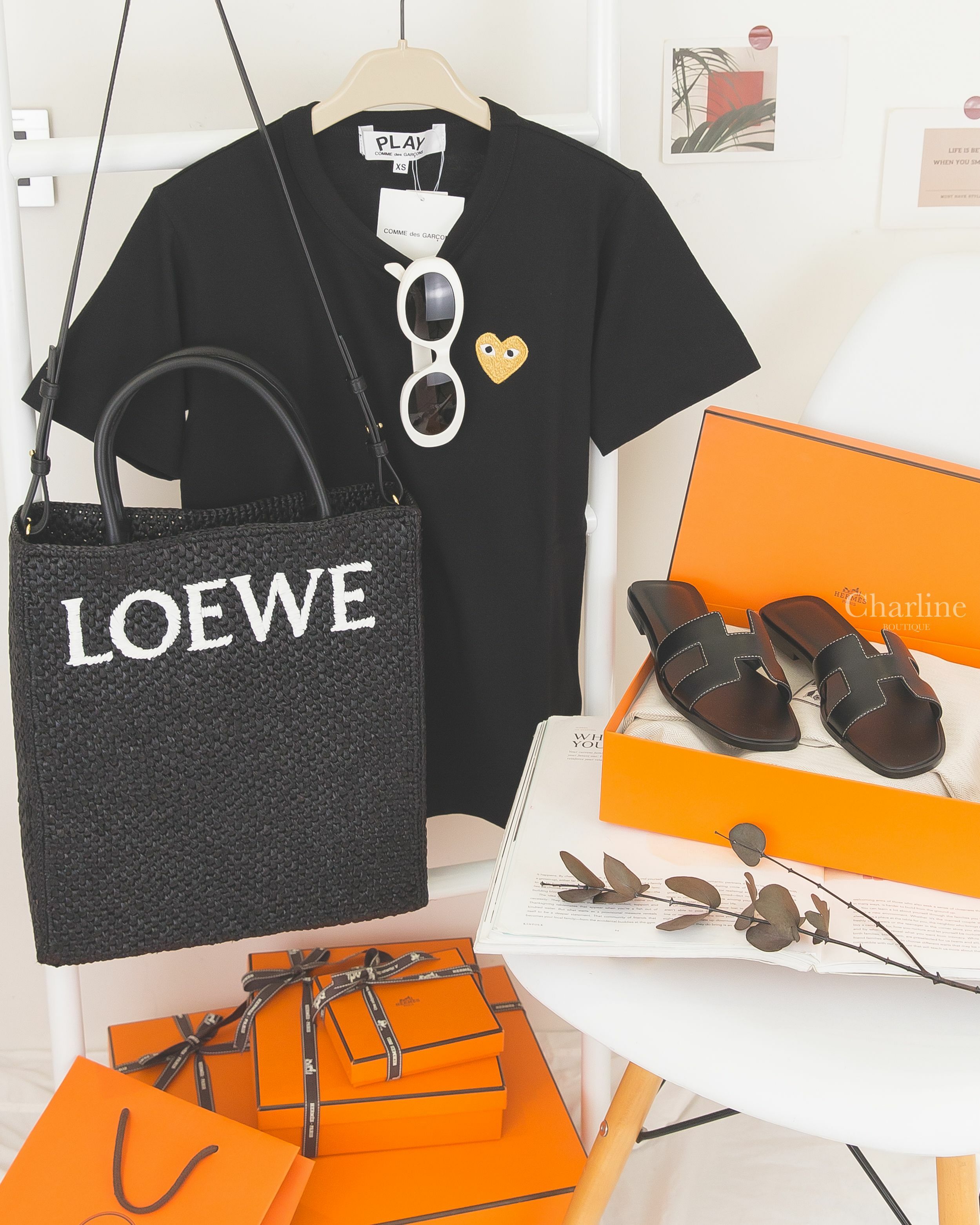 Hermès Oran Sandals 黑色 H Logo 小牛皮平底拖鞋,Loewe 黑色大型編織白色字母小牛皮提把手提肩背草編包,Celine Sunglasses 白色橢圓框側邊金色凱旋門太陽眼鏡-Charline Boutique 精品代購