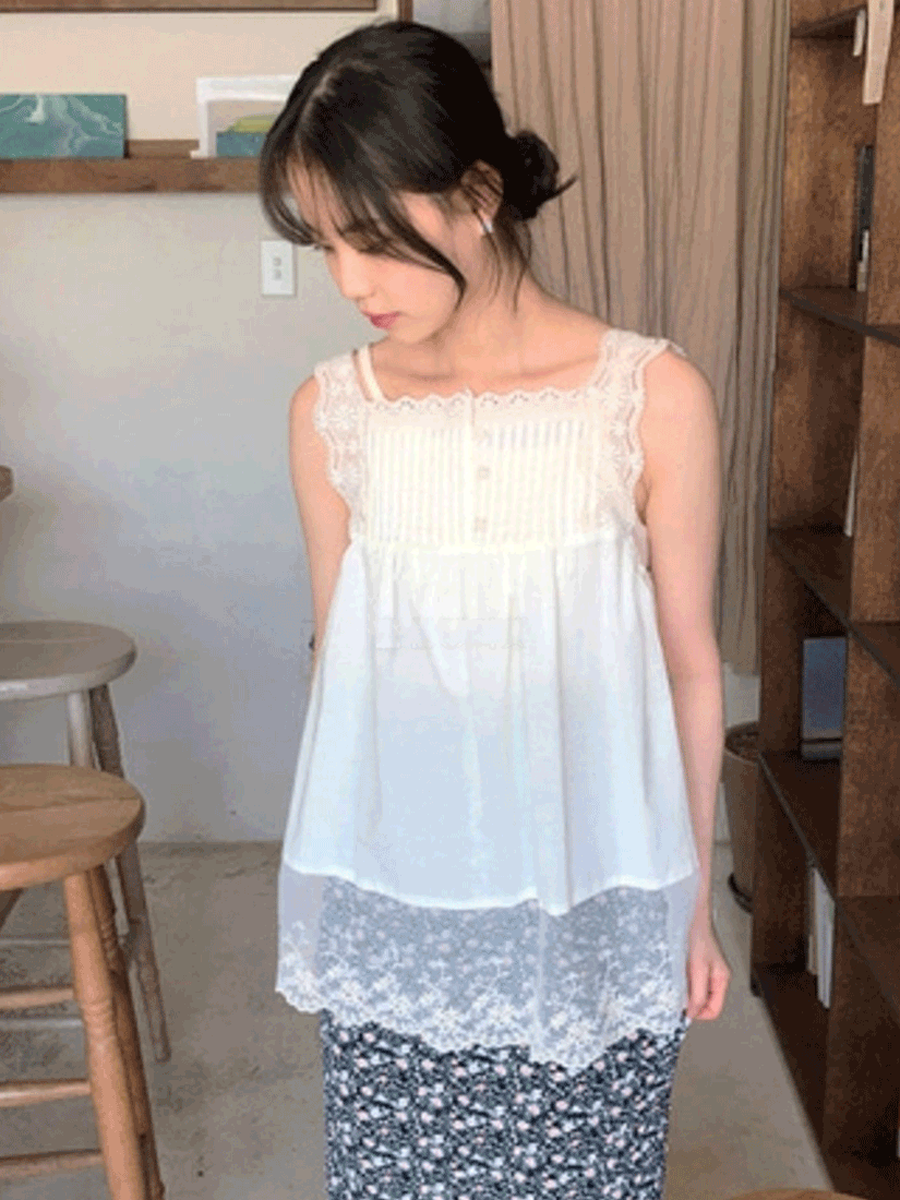 [現貨]浪漫蕾絲寬肩背心(象牙白) [ Free ]