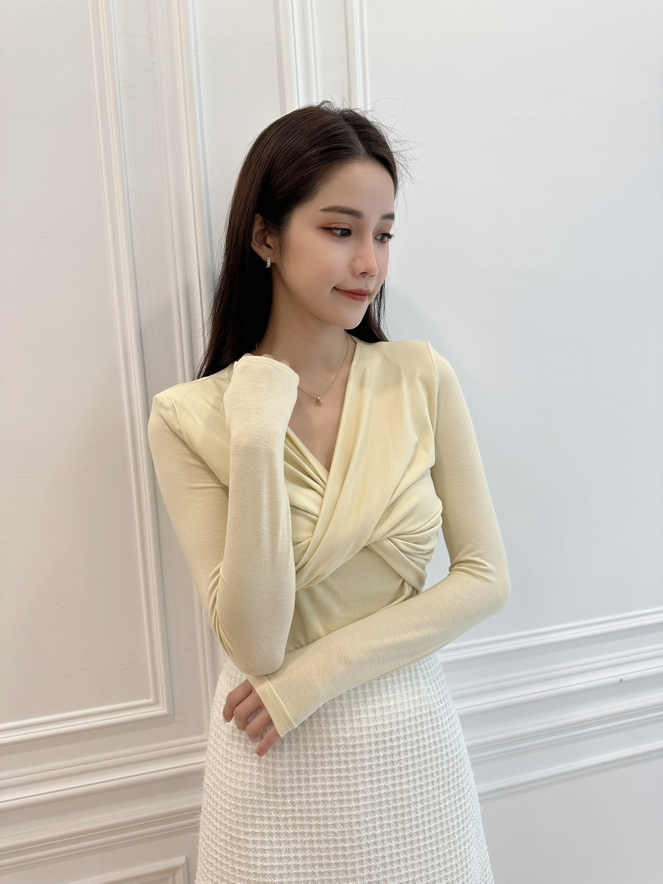 前扭結Ｖ領棉上衣