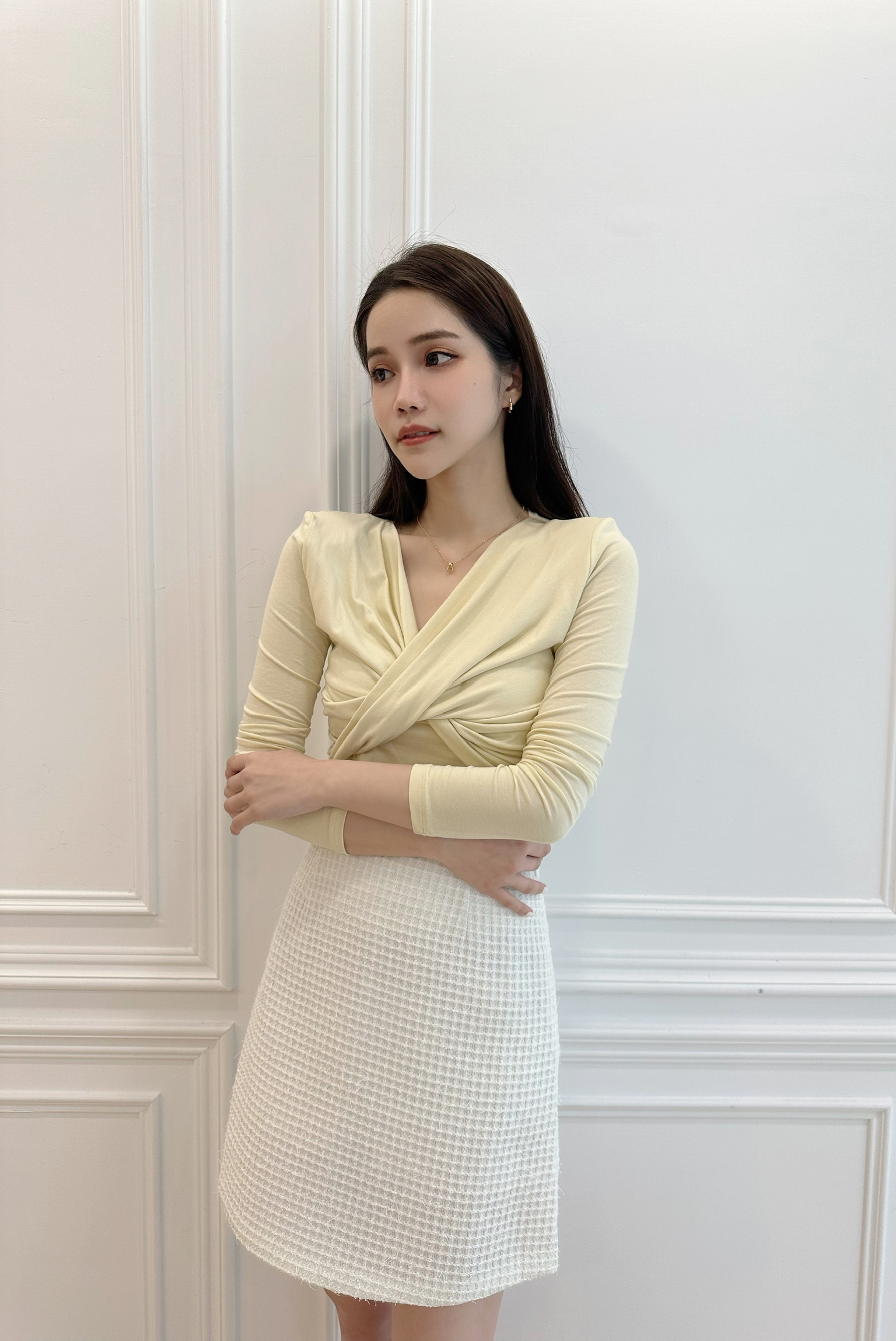 前扭結Ｖ領棉上衣