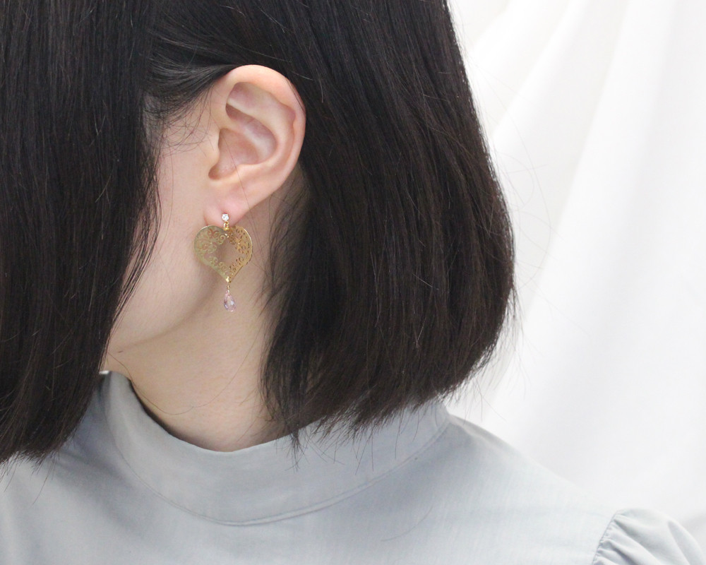 Farbe  通花心形耳環