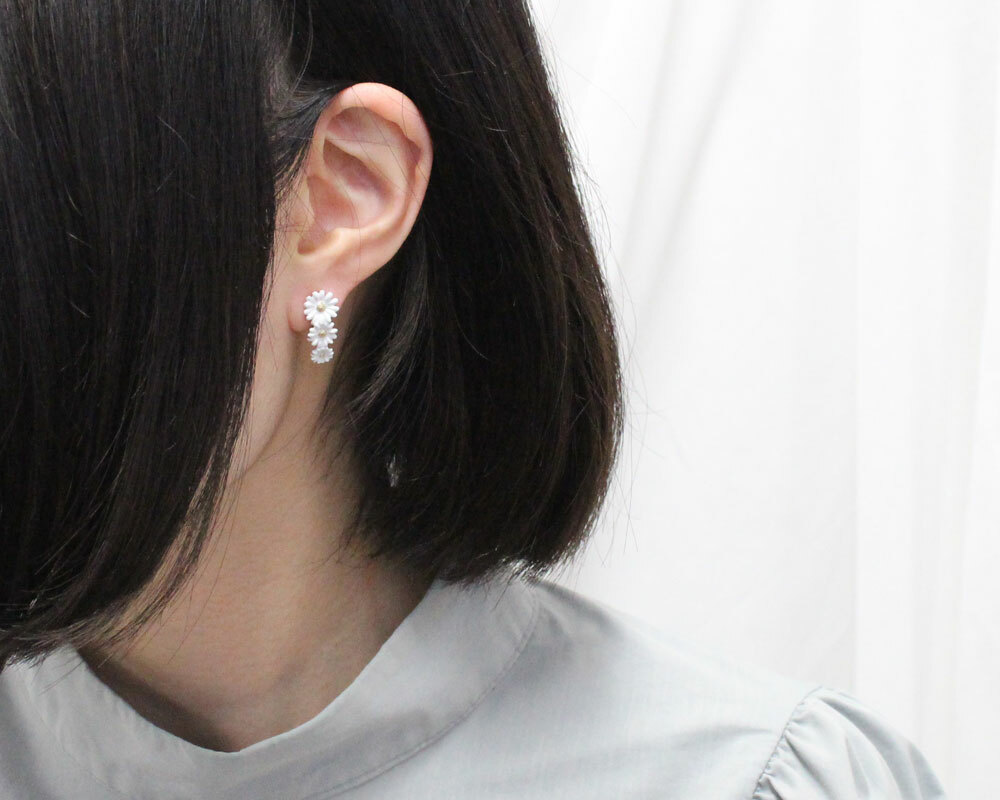 Farbe 瑪格麗特菊花耳環/髮夾