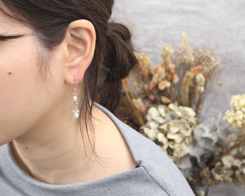 Farbe  透感淡水珍珠長耳環