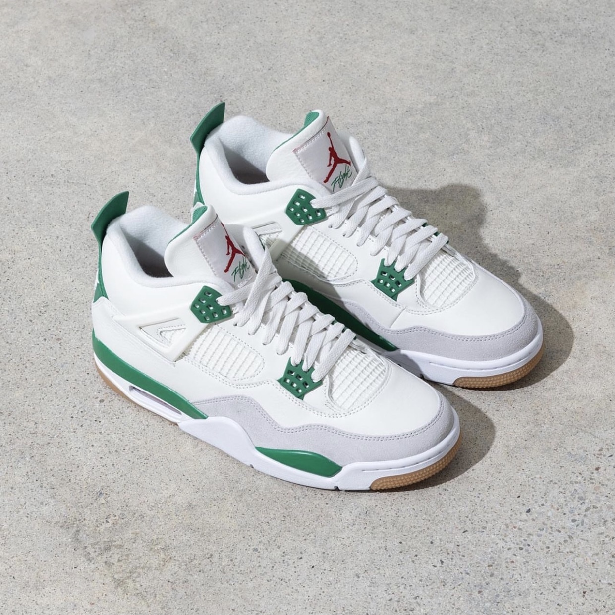 現貨NIKE SB x AIR JORDAN 4 