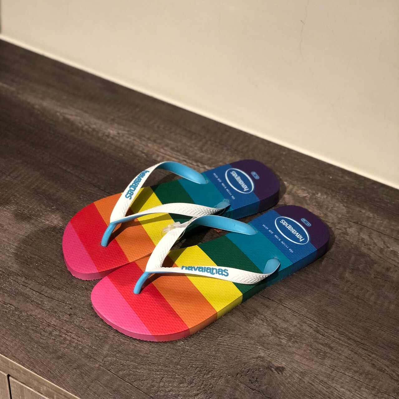 Havaianas 哈瓦仕 Top Pride Allover Flip Flops 平權系列 4145742-0031U