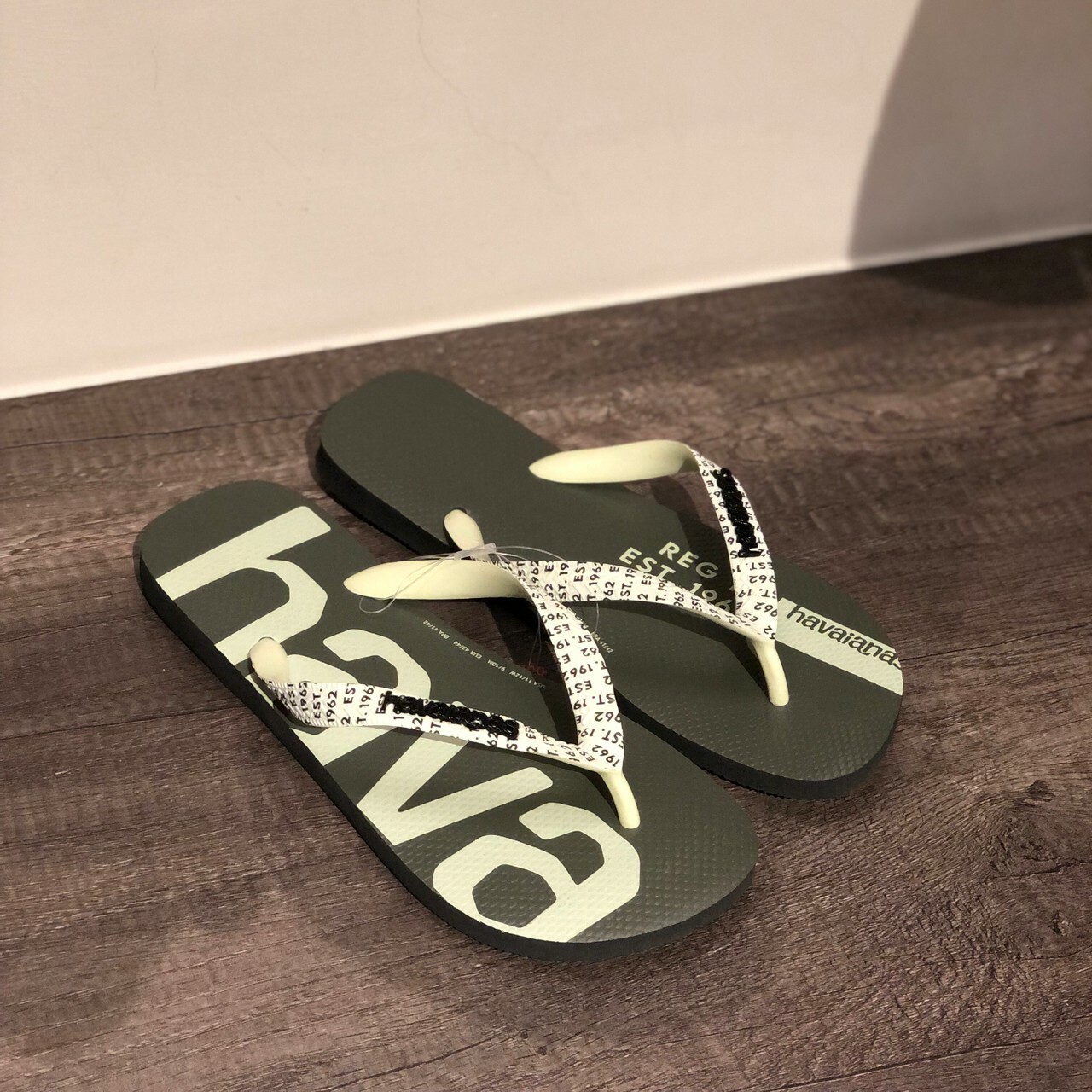 Havaianas 哈瓦仕 拖鞋 夾腳拖 男 大LOGO 字母 數字拼字 4147063-0090U