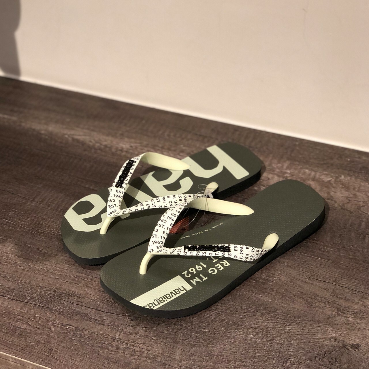Havaianas 哈瓦仕 拖鞋 夾腳拖 男 大LOGO 字母 數字拼字 4147063-0090U