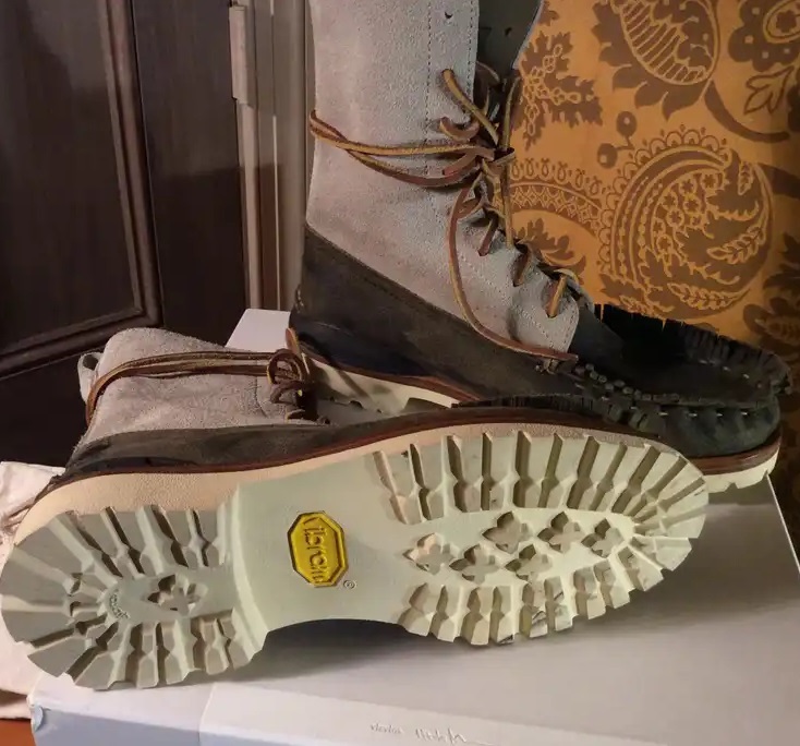 ON SALE : VISVIM CUMBERLAND MOC TOE BOOT-FOLK - OLIVE SIZE 9 PRE ORDER ITEM (預訂中)