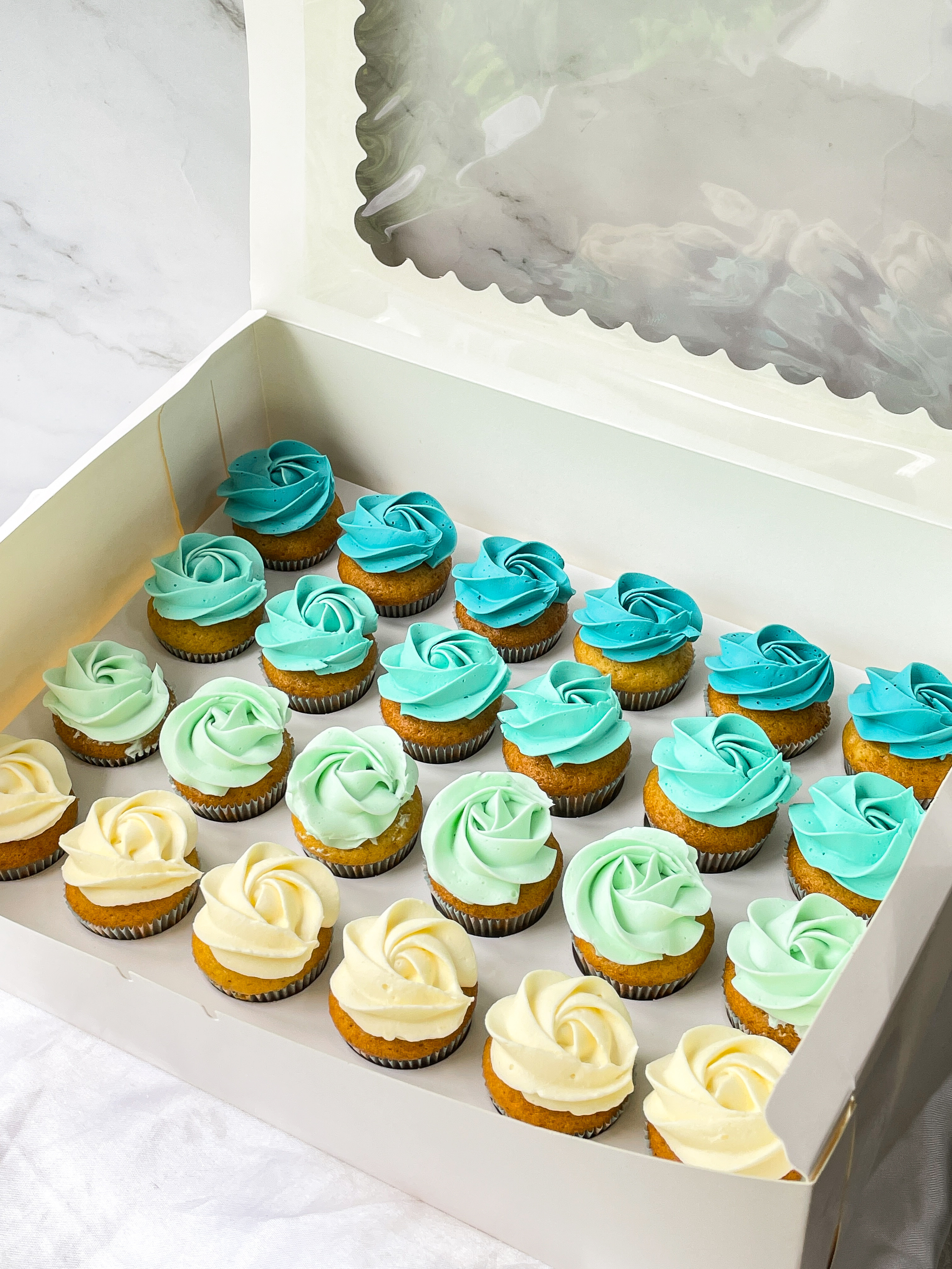 粉藍迷你杯子蛋糕組合