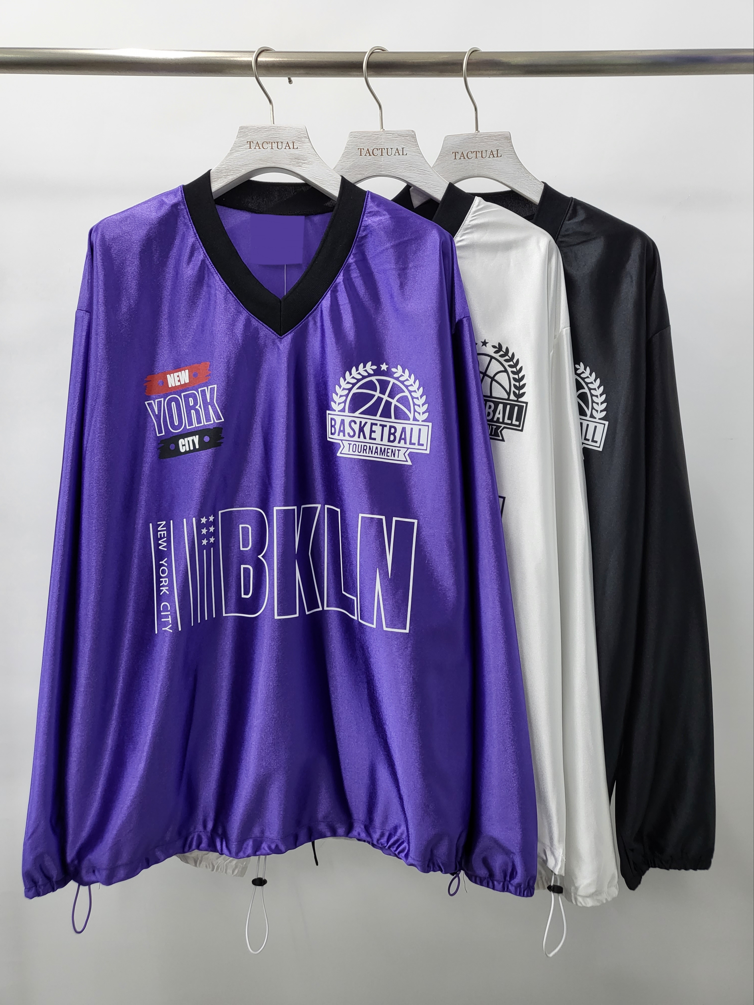 V領英文字長袖衫 T4575