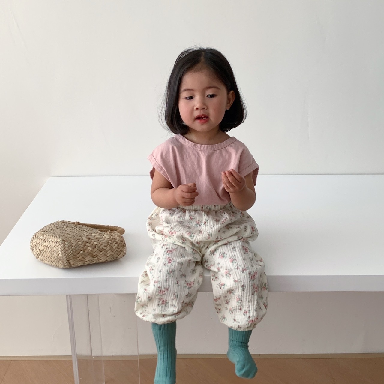 素色無袖圓領上衣