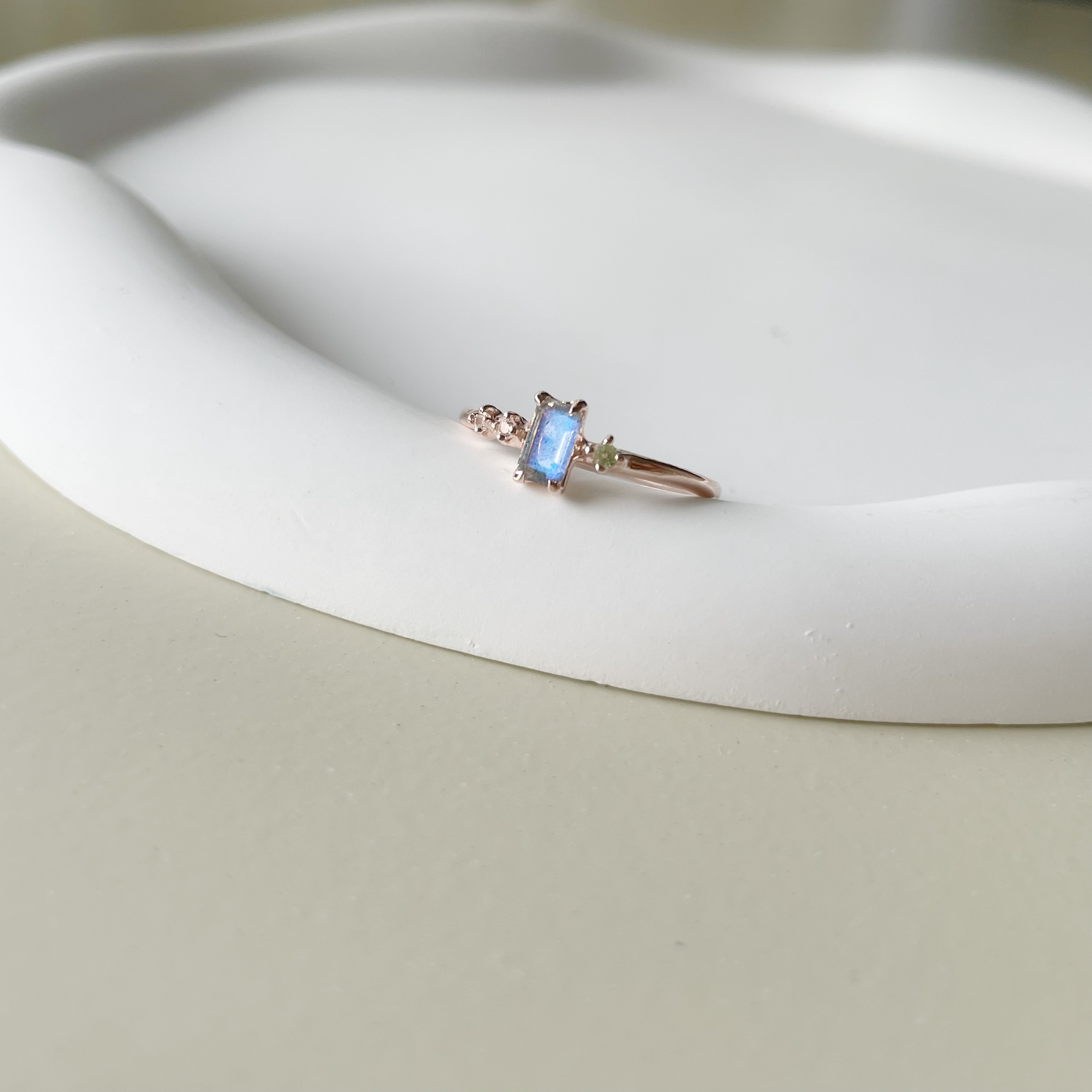 Meteor長方拉長石戒指