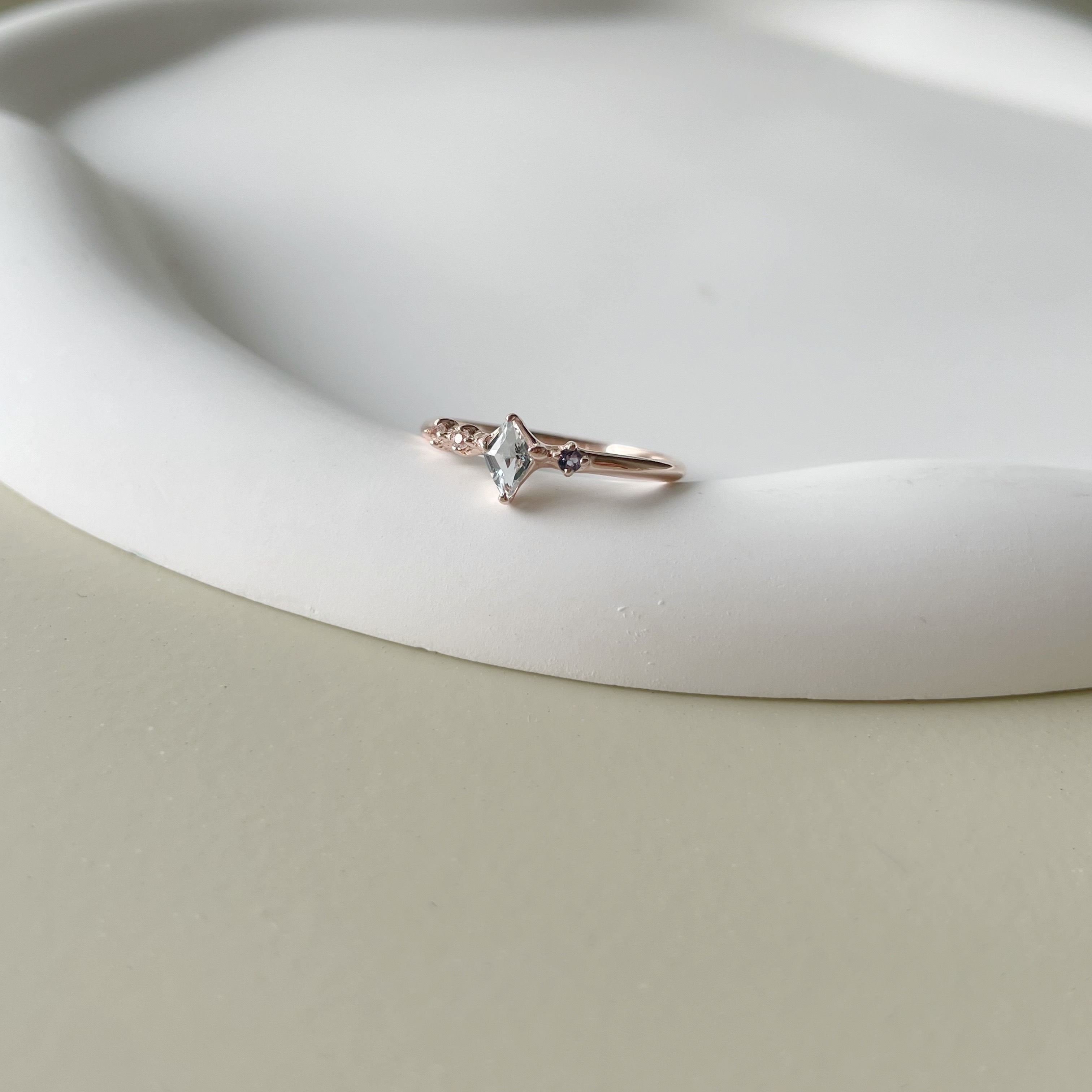 Meteor箏形托帕石戒指