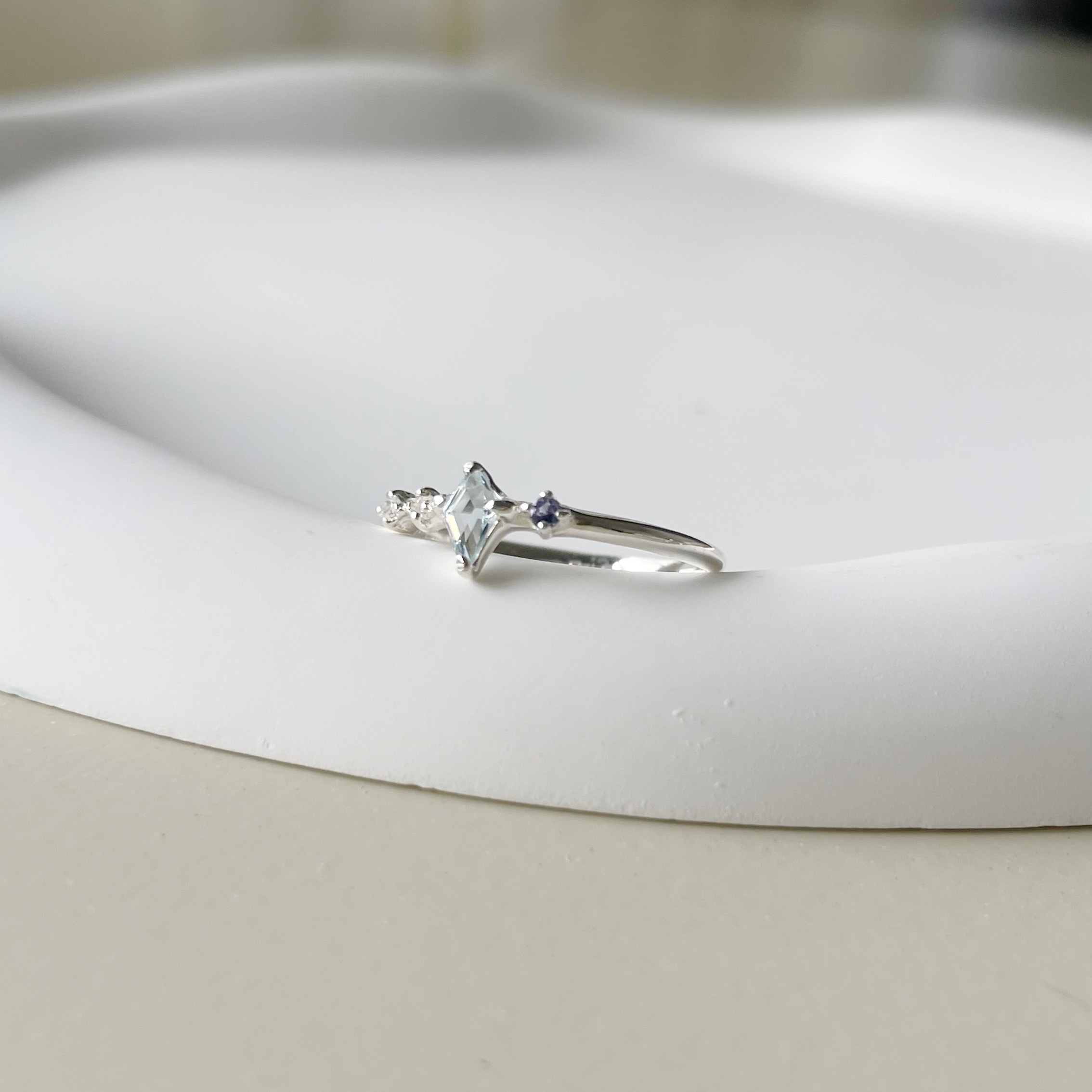 Meteor箏形托帕石戒指