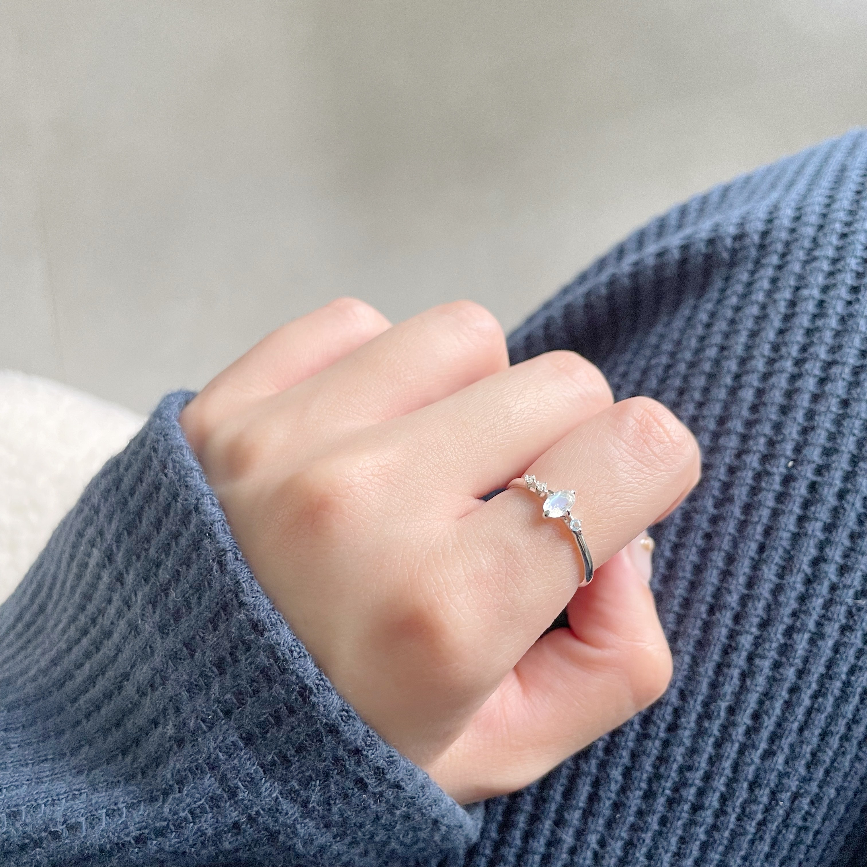 Meteor橢圓月光石戒指