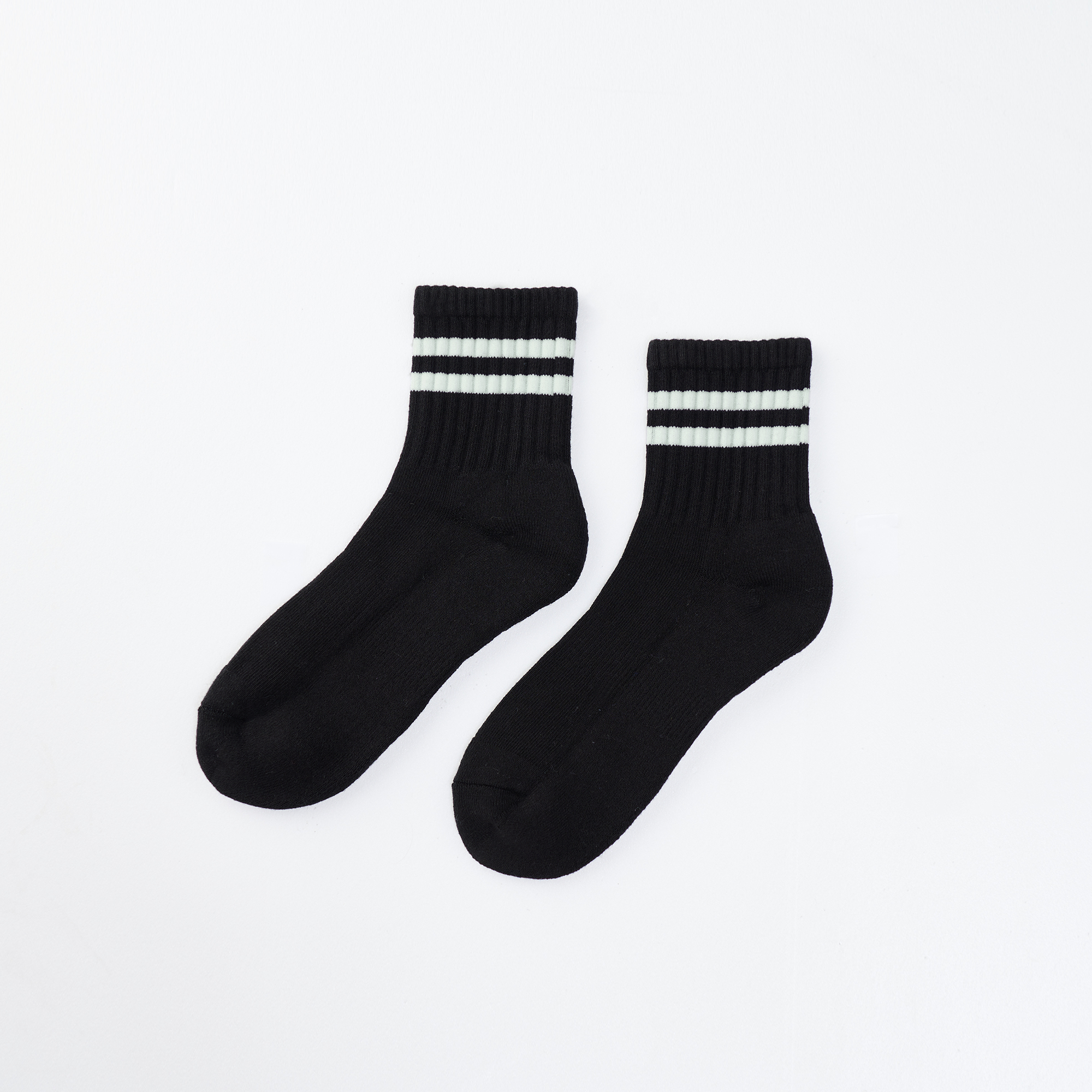 抗菌條紋運動中筒襪〈黑〉