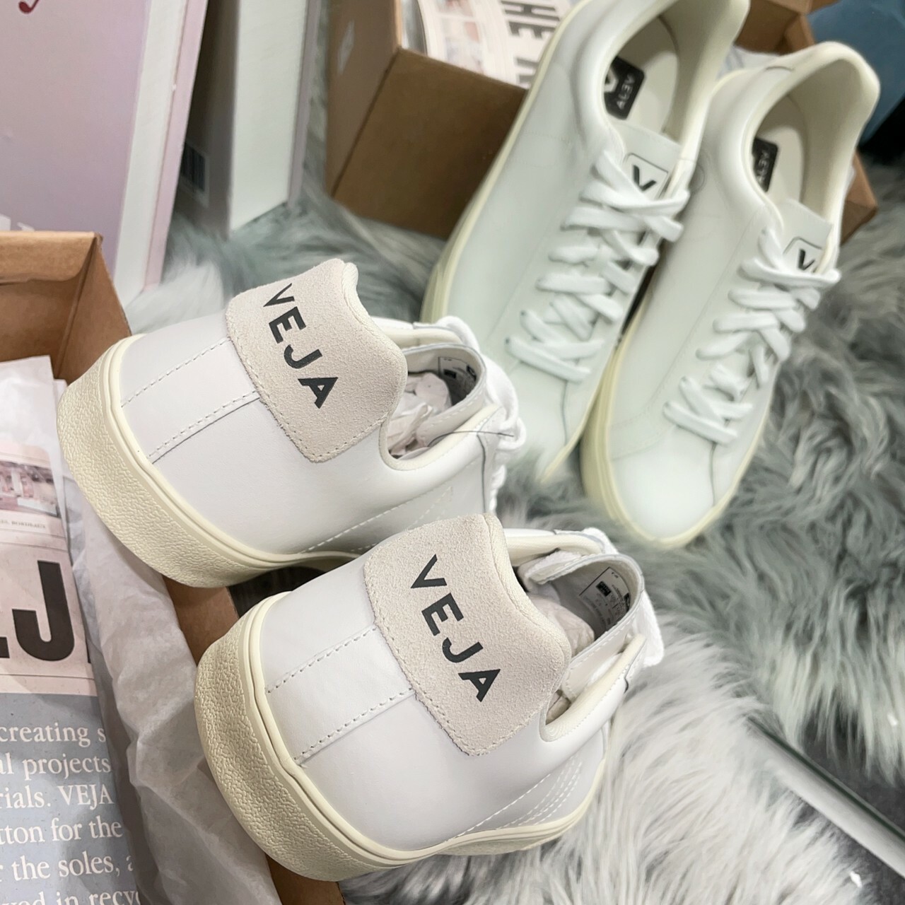 VEJA WOMEN'S ESPLAR LEATHER TRAINERS - EXTRA WHITE