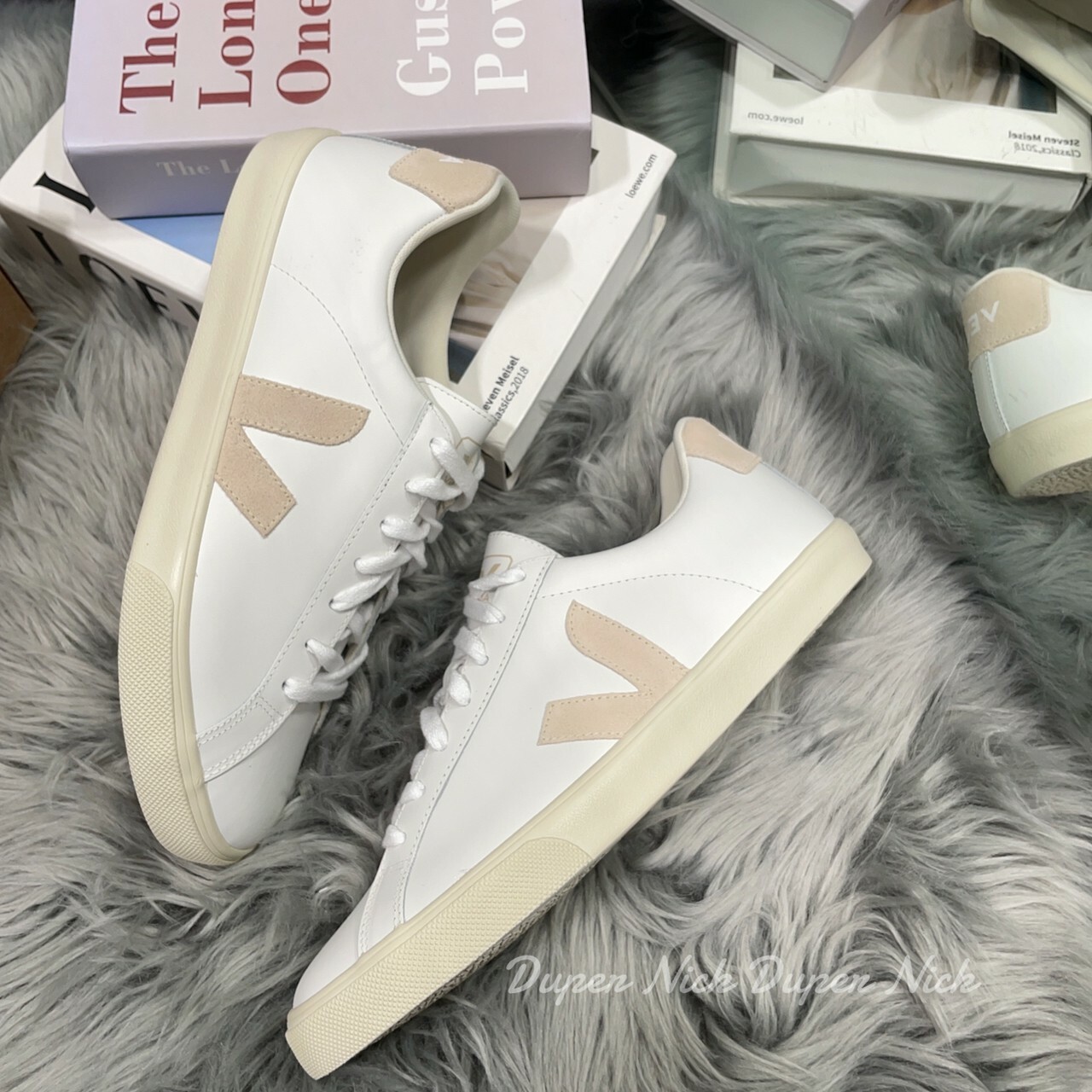veja esplar metallic trimmed leather sneakers