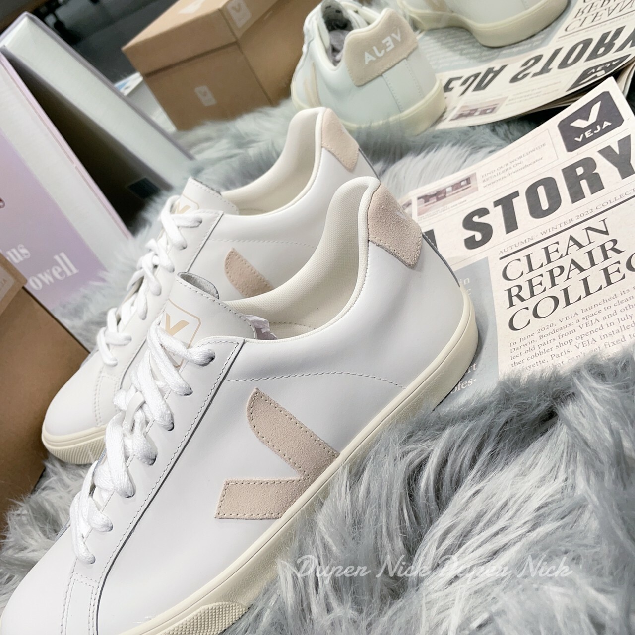 VEJA WOMEN'S ESPLAR LEATHER TRAINERS - EXTRA WHITE/PLATINE